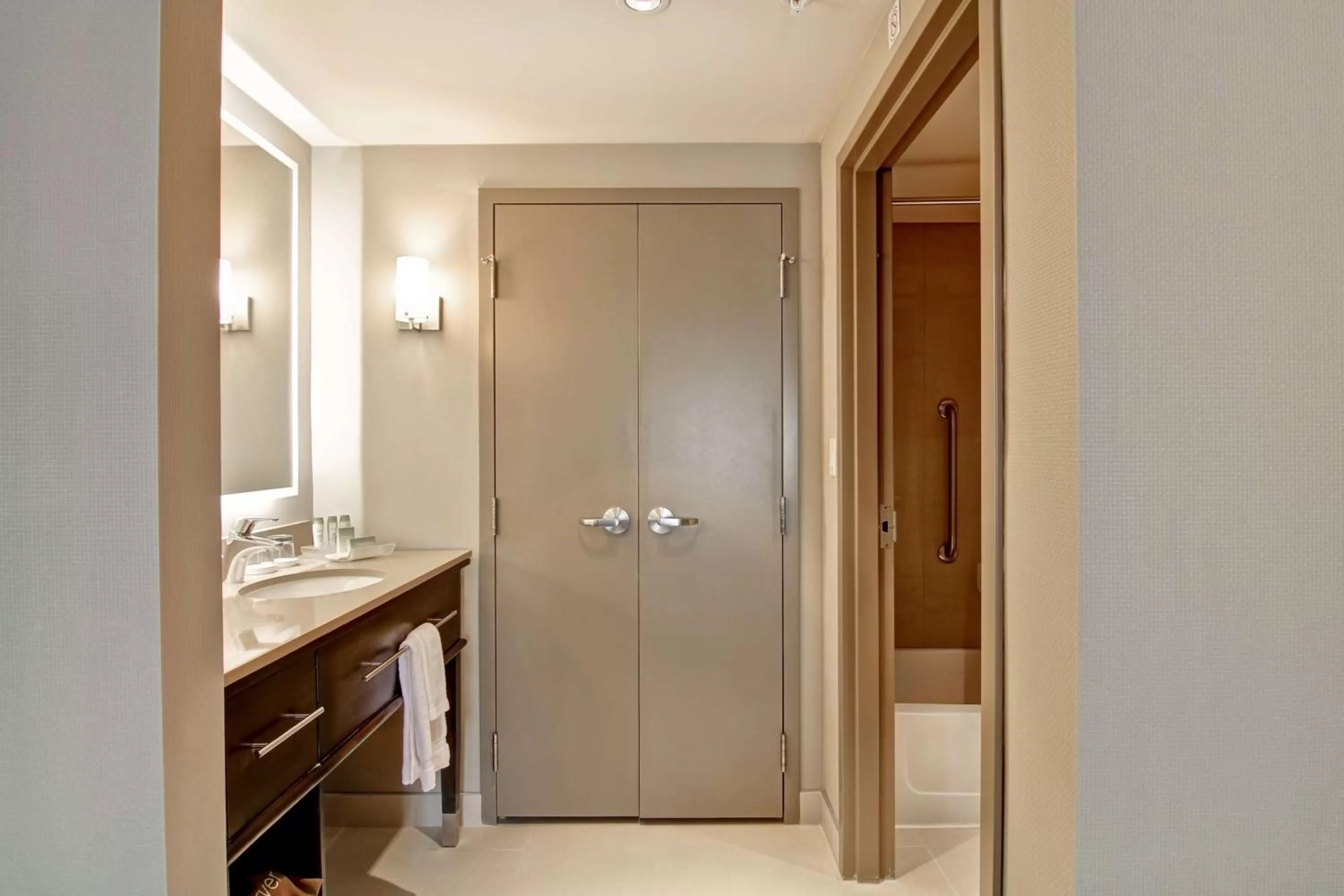 Bathroom in Homewood Suites by Hilton Toronto-Ajax
