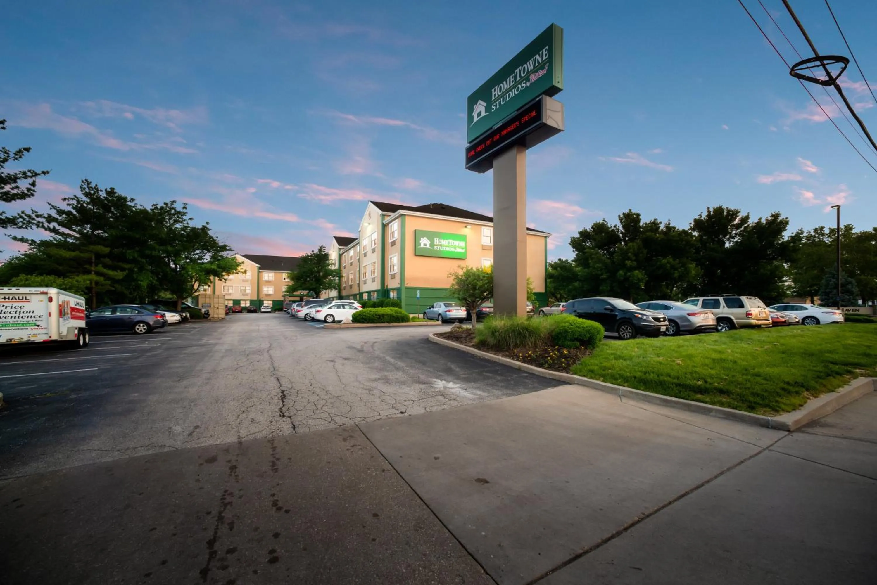 Property building in HomeTowne Studios by Red Roof St. Louis - Airport/N Lindbergh