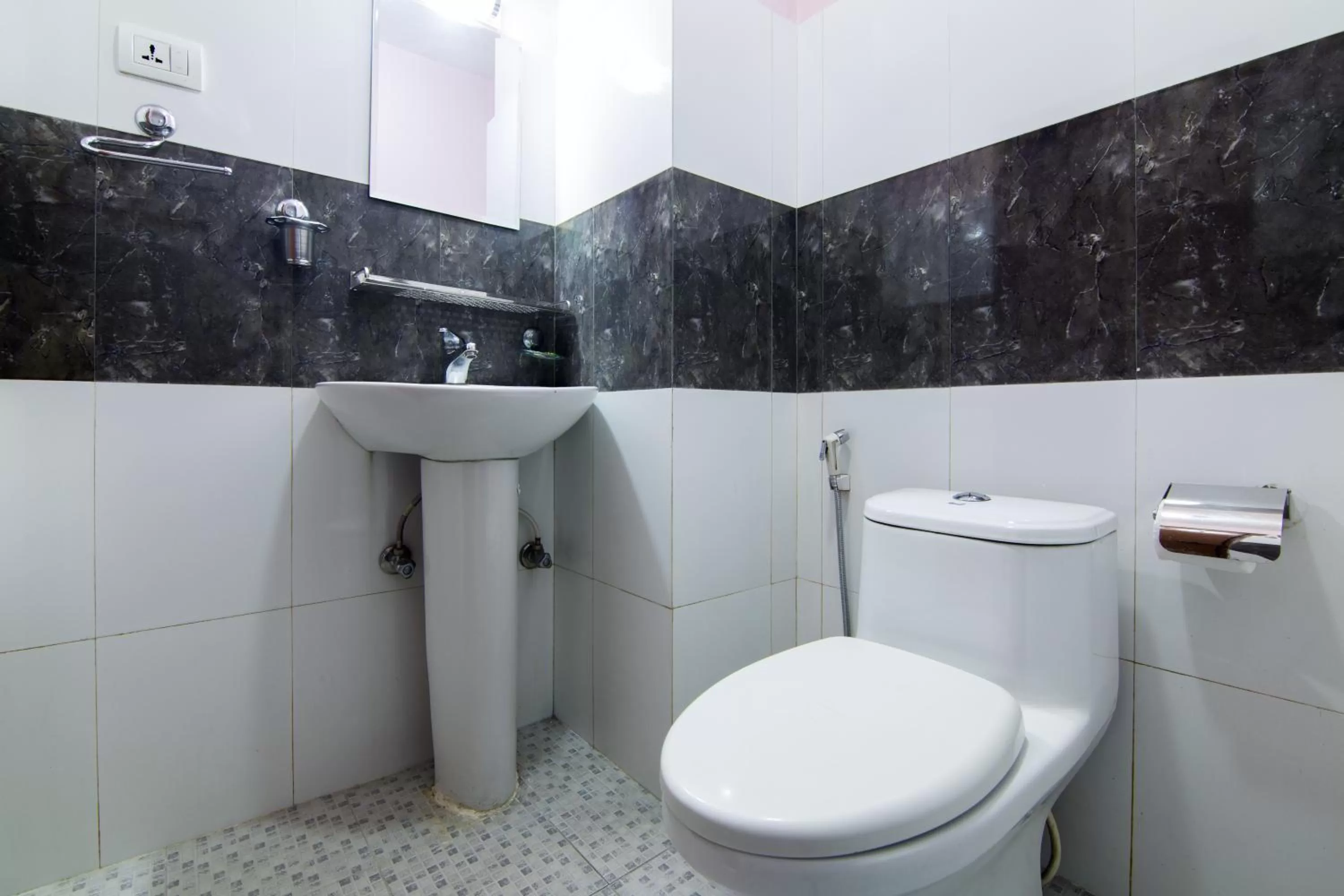 Shower, Bathroom in Hotel Family Home