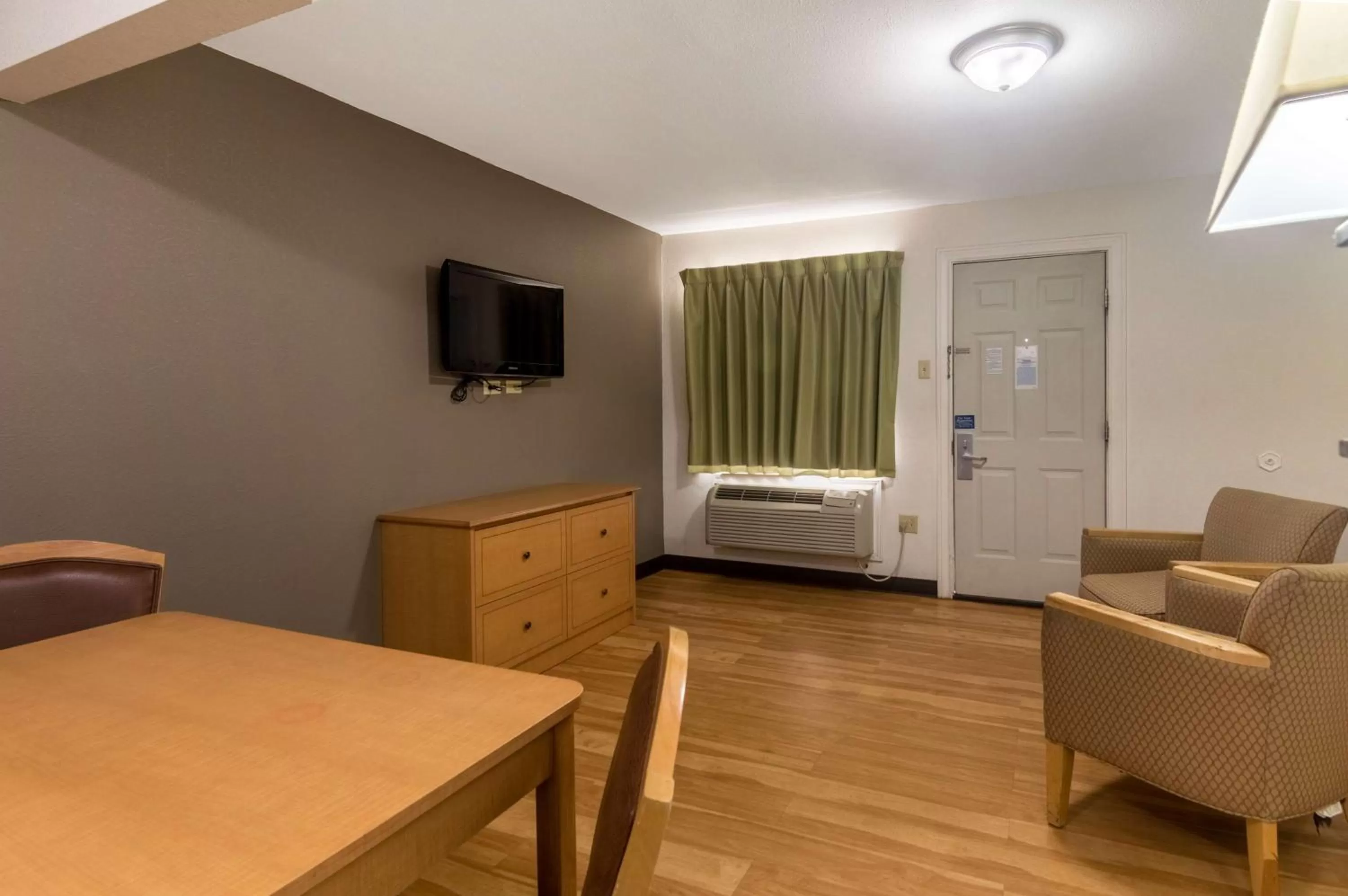 TV and multimedia in Blue Bonnet Suites -Lubbock, TX - Medical Center