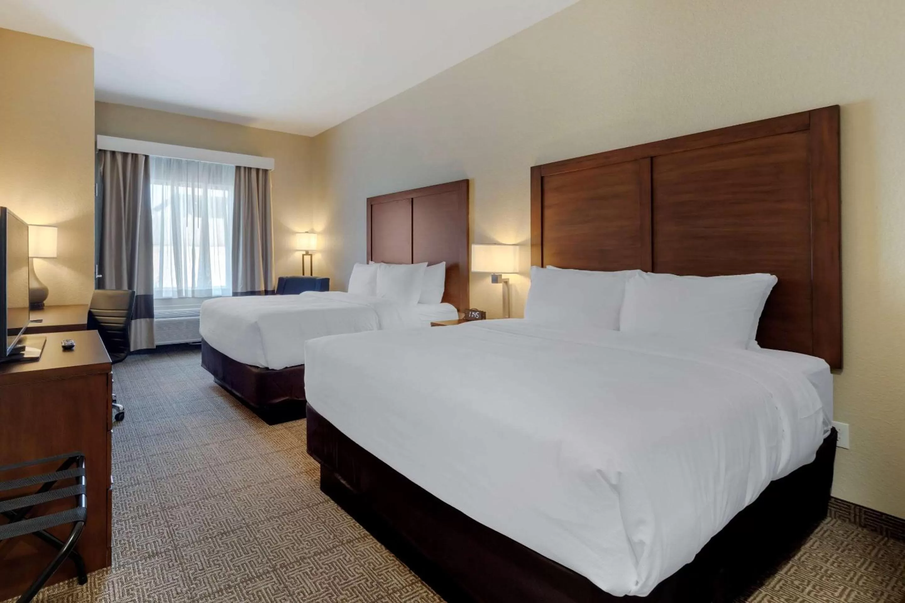 Photo of the whole room, Bed in Comfort Inn & Suites Harrah