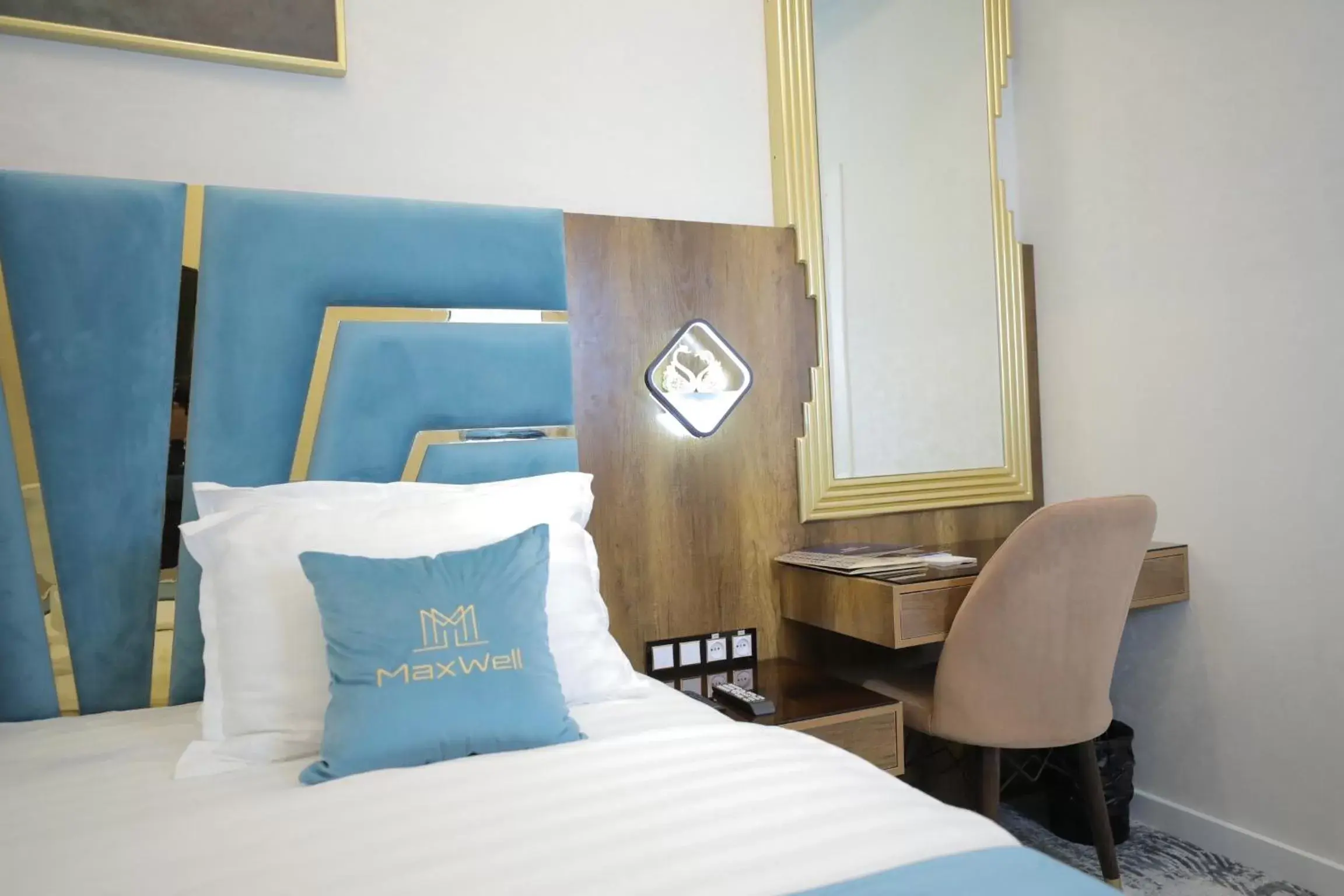 Deluxe Suite - single occupancy in MaxWell Hotel & SPA Deluxe Suite - single occupancy in MaxWell Hotel & SPA