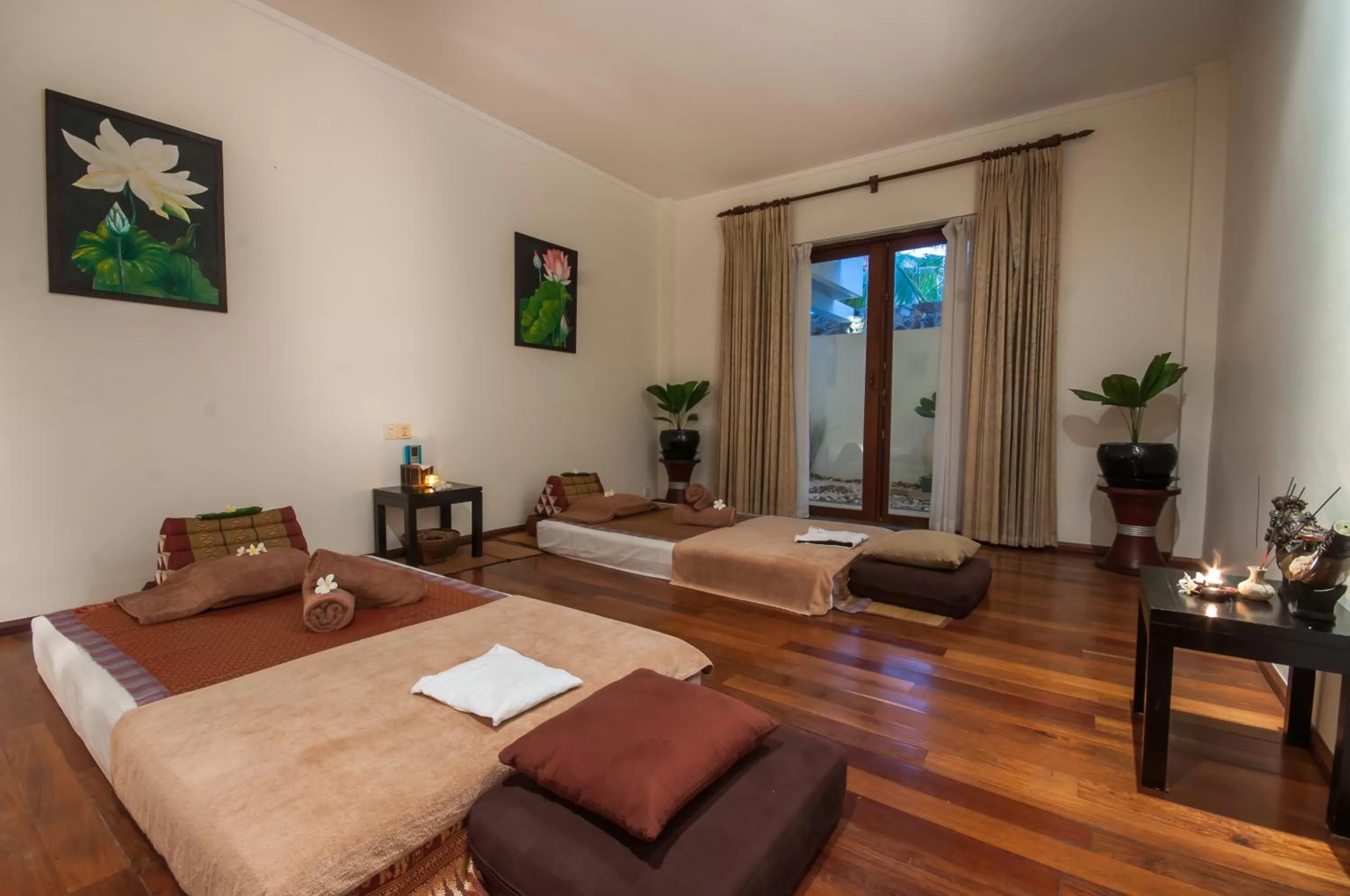 Massage, Bed in Lotus Blanc Resort