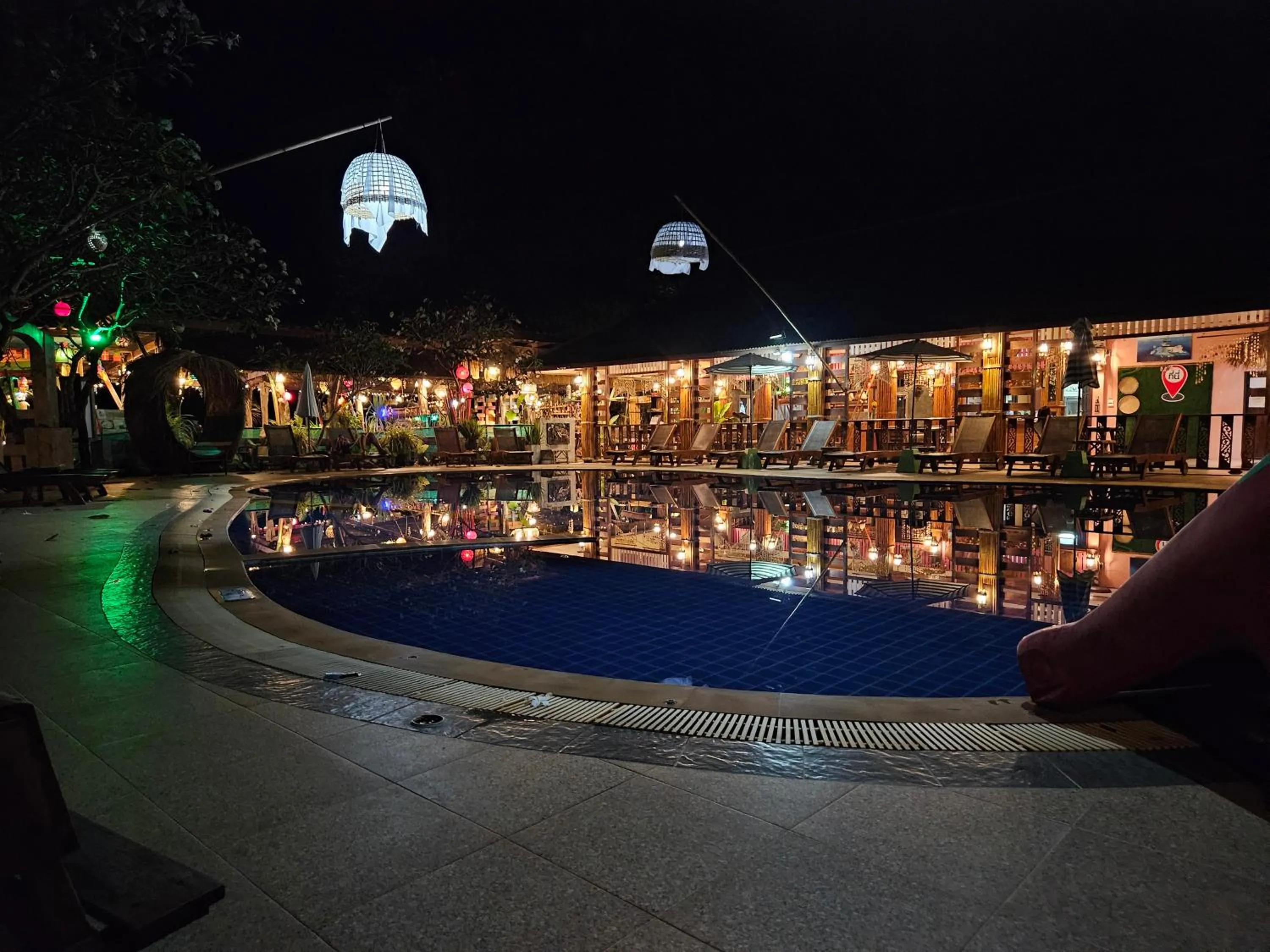 Swimming pool in Lanta Riviera Beach Resort