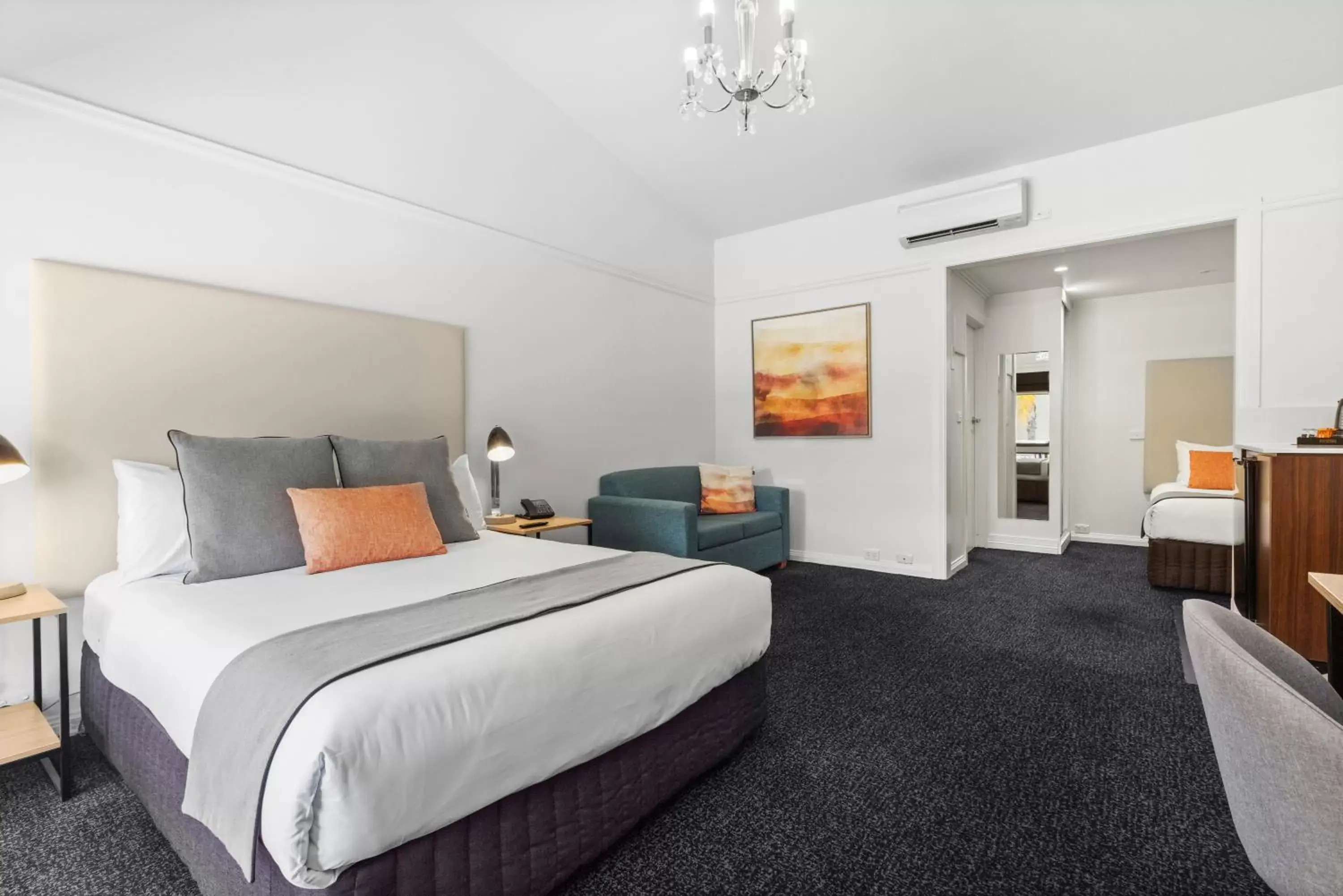 Deluxe Triple Room in All Seasons Resort Hotel Bendigo Deluxe Triple Room in All Seasons Resort Hotel Bendigo