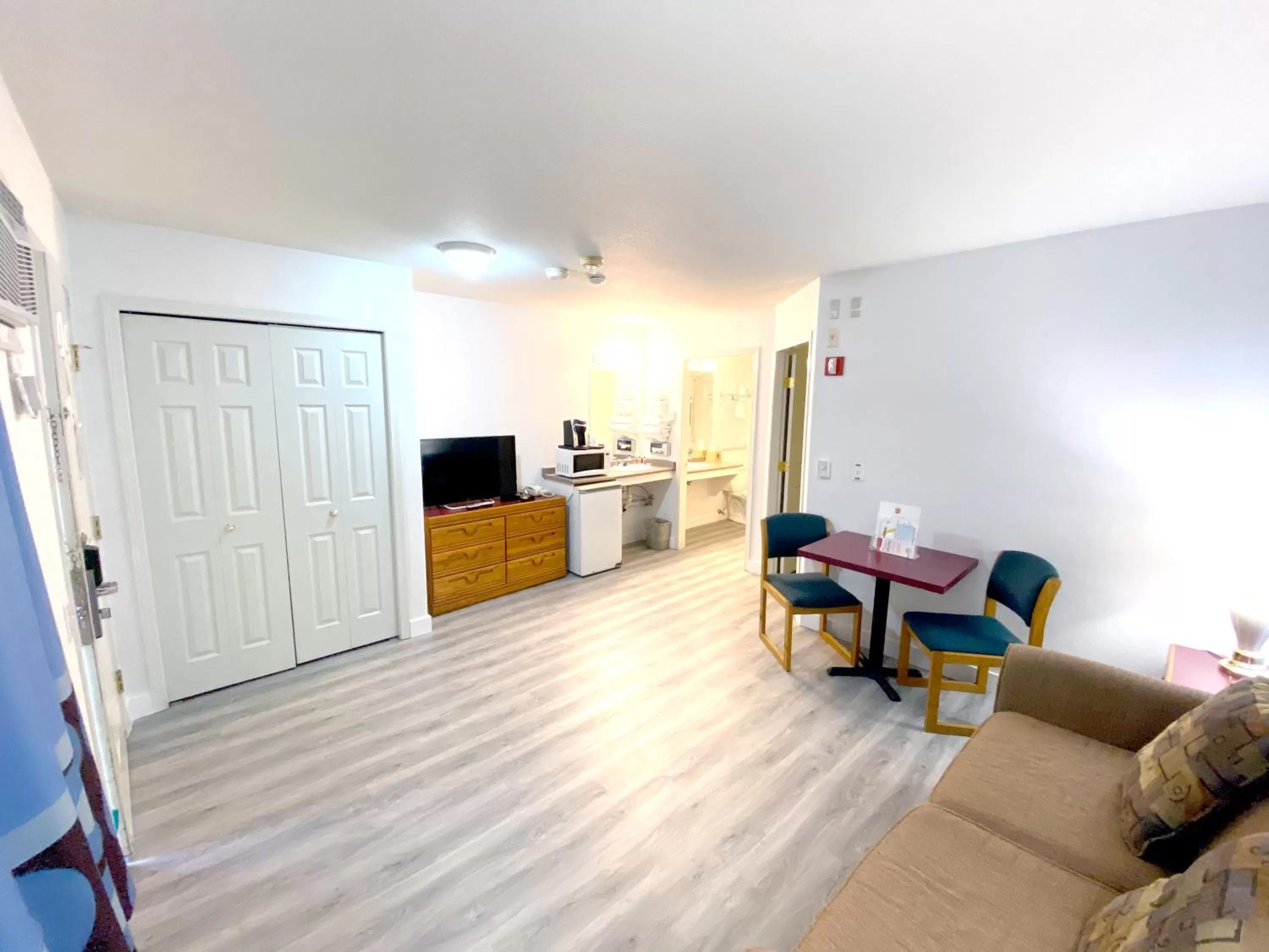 Super 8 by Wyndham Sicamous