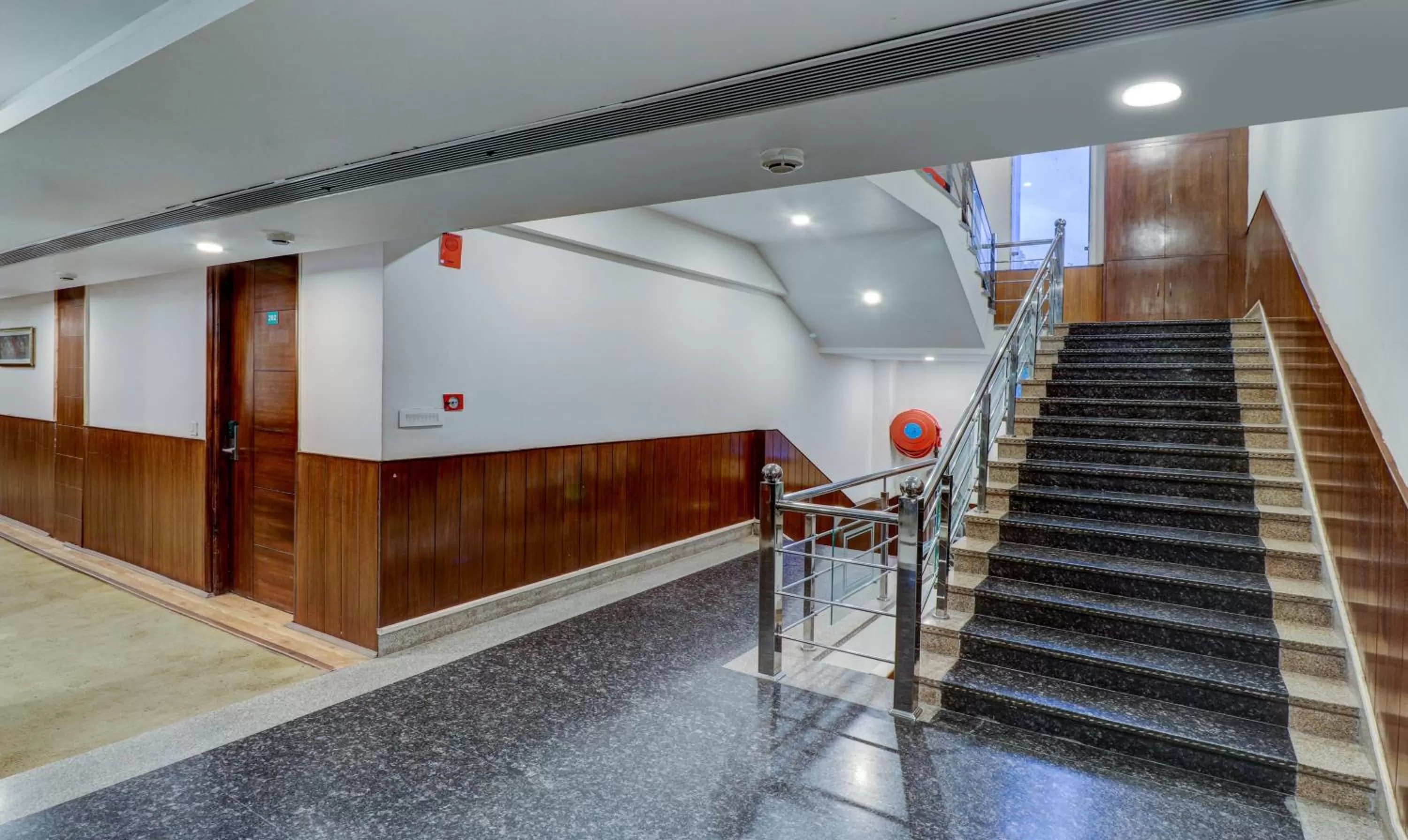 Lobby or reception in Treebo Premium Pearl Avenue Banquets And Lawn