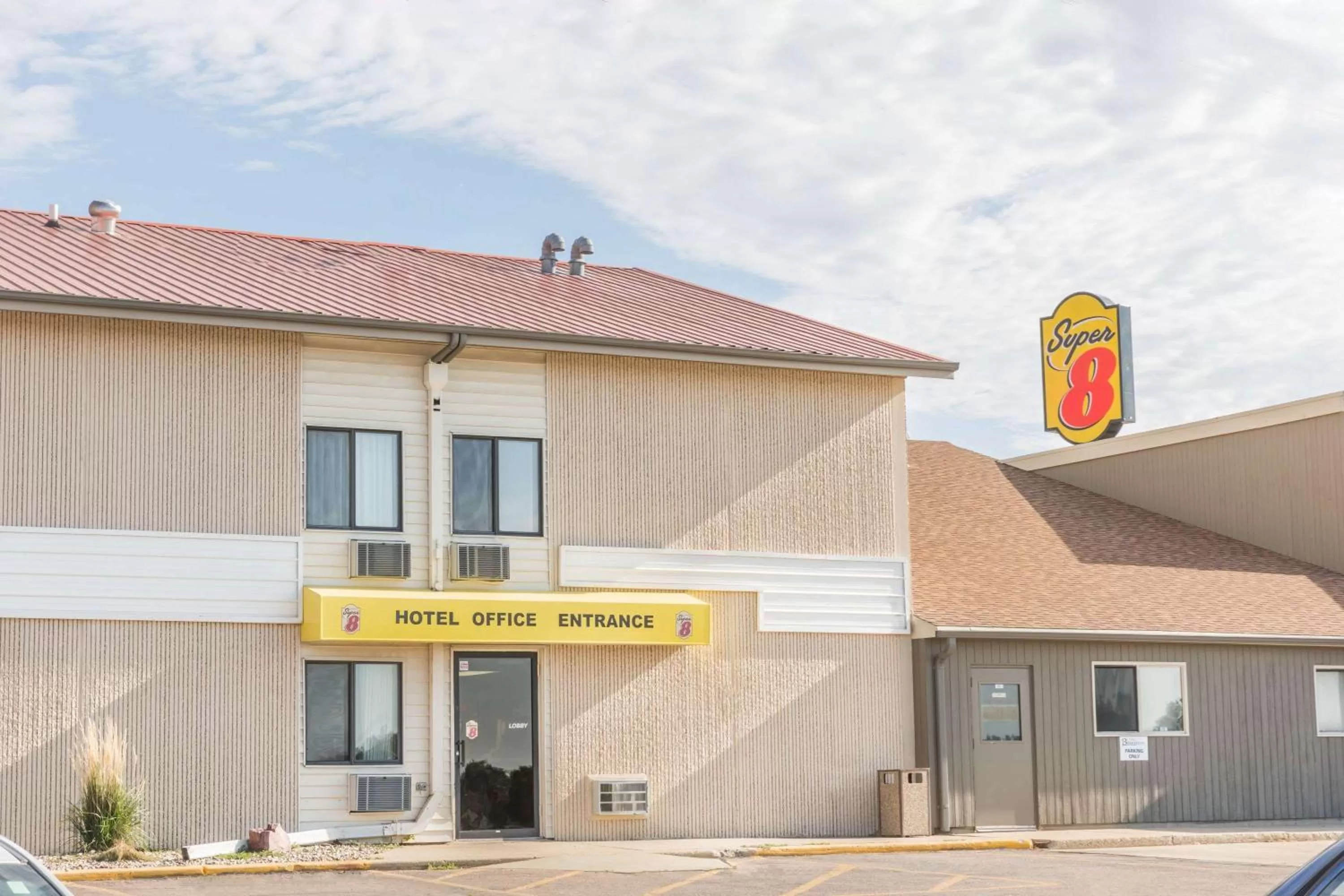 Property building in Super 8 by Wyndham Luverne