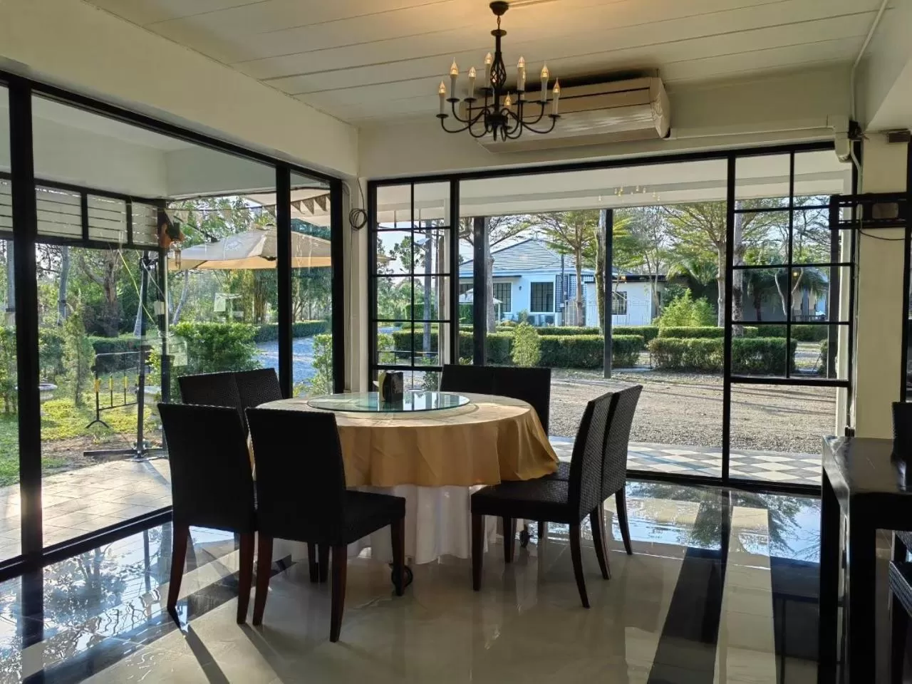 แกรนด์ ฟอเรสท์ Grand Forest