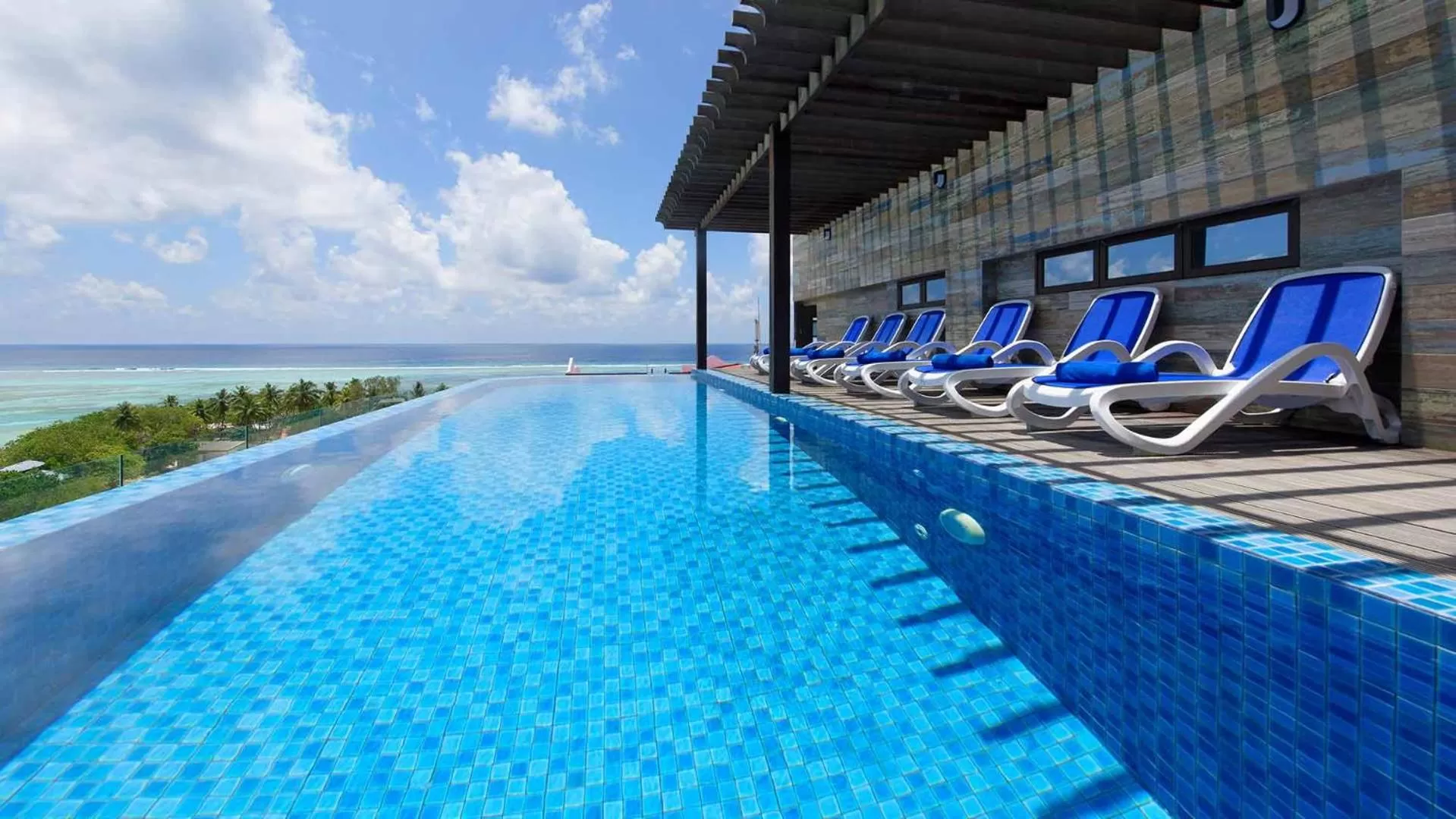 Swimming pool in Arena Beach Hotel