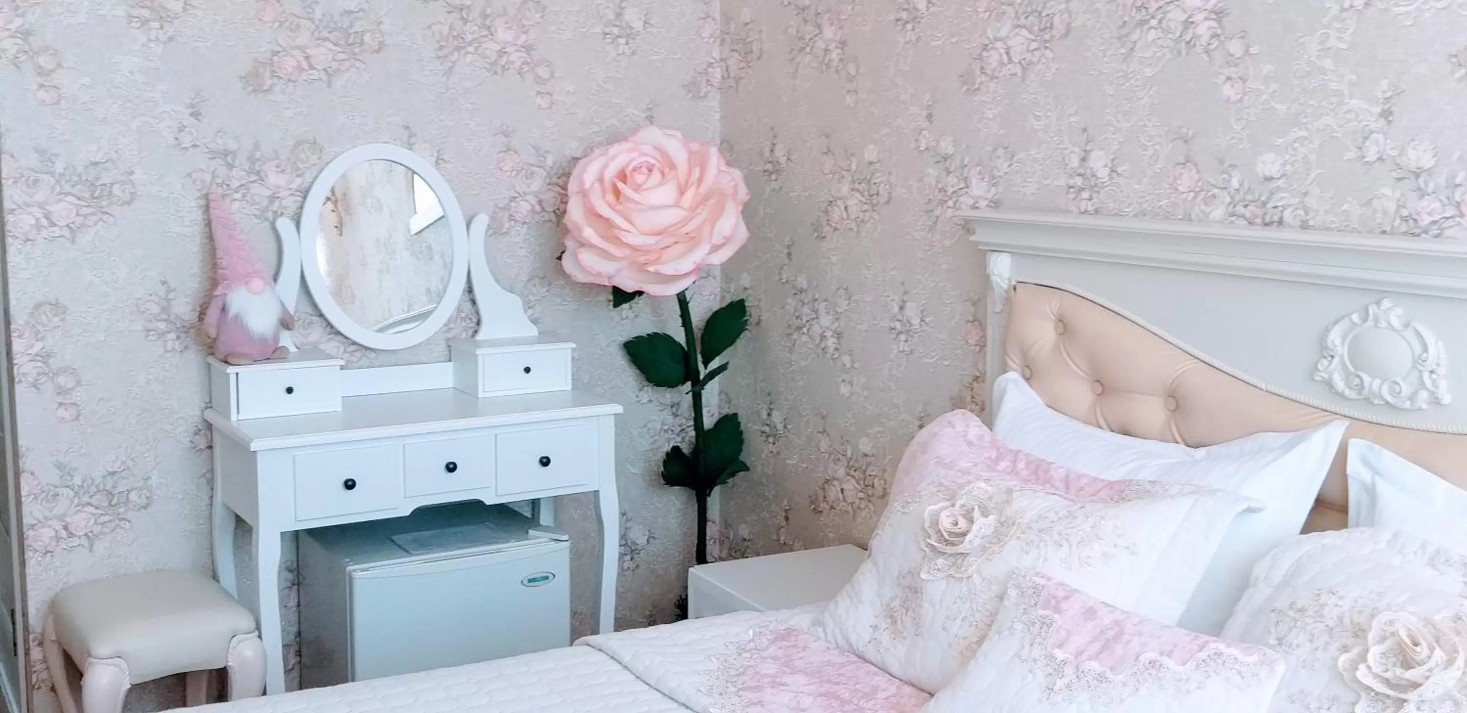 Decorative detail, Bed in Shalanda