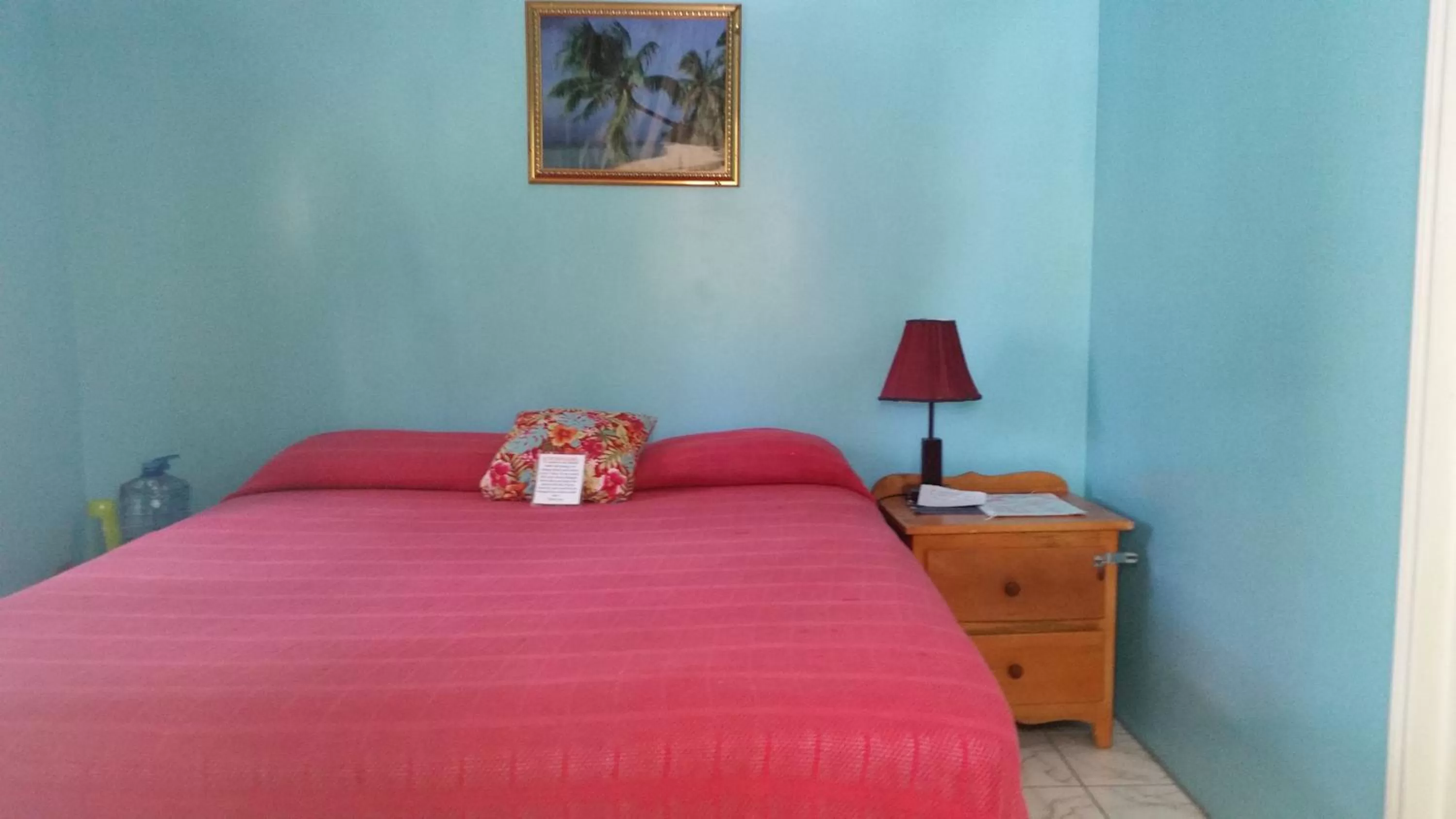 Bedroom, Bed in Barefoot Beach Belize