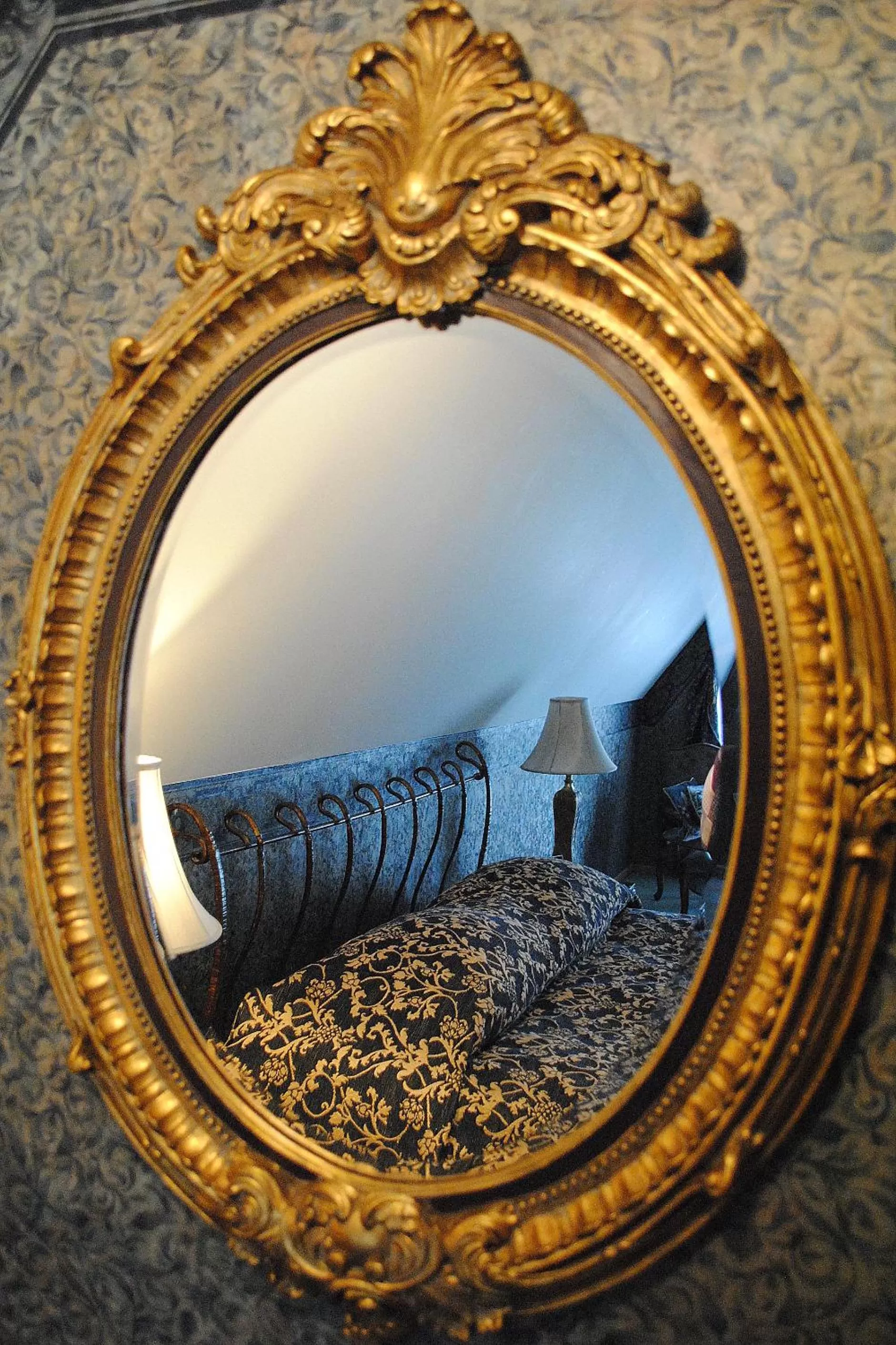 Decorative detail in Alex Maja