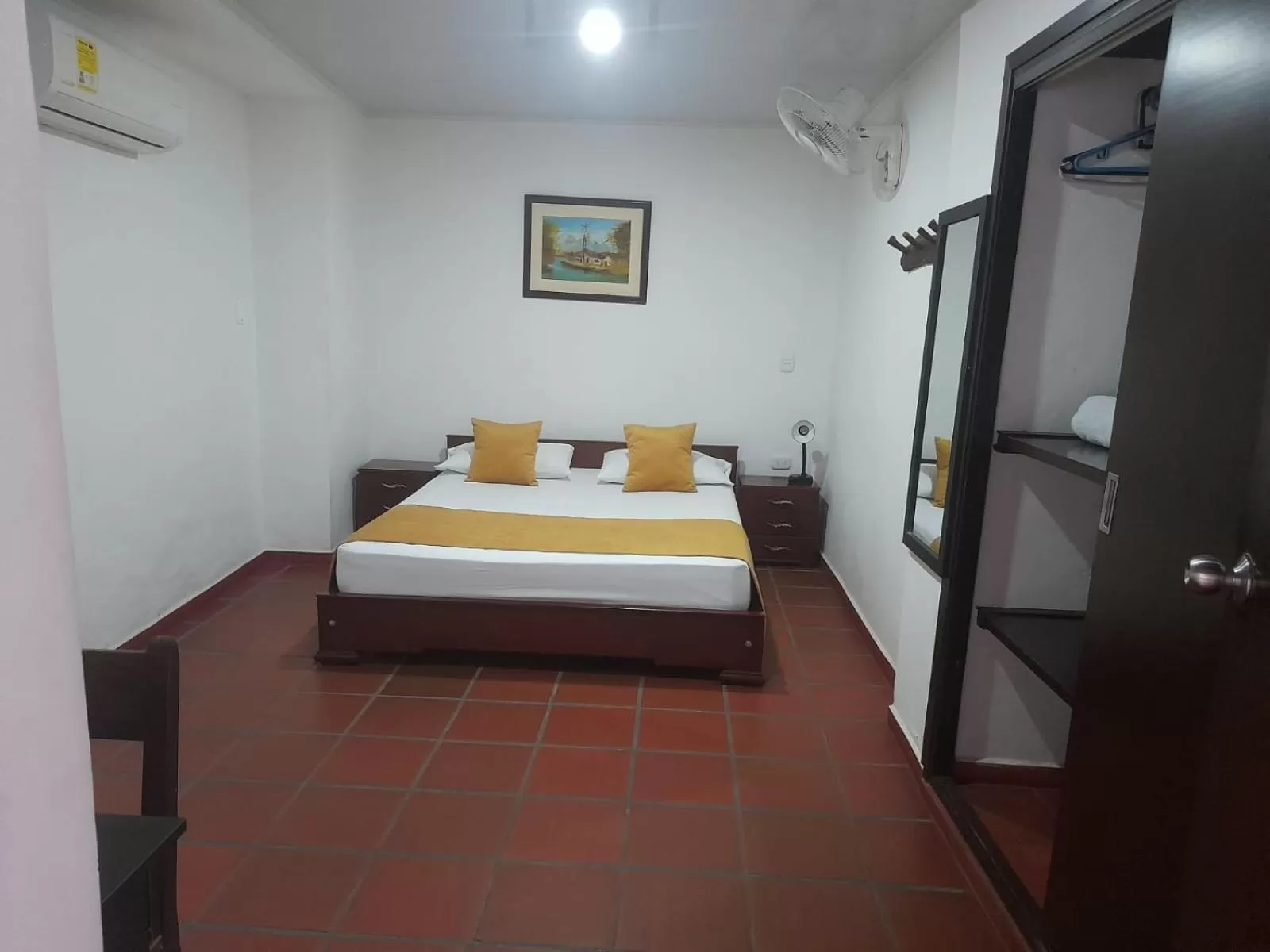 Photo of the whole room, Bed in Hotel Colonial San Felipe