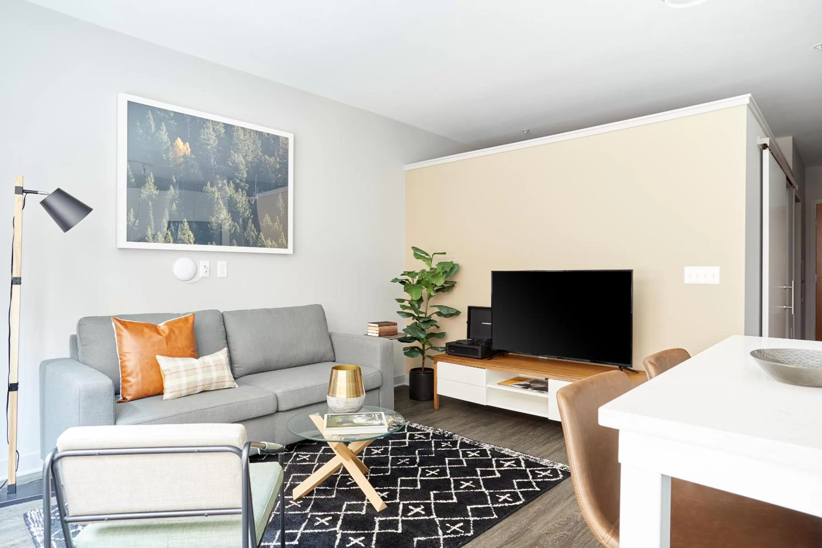 Deluxe Suite in Sonder at LUNA