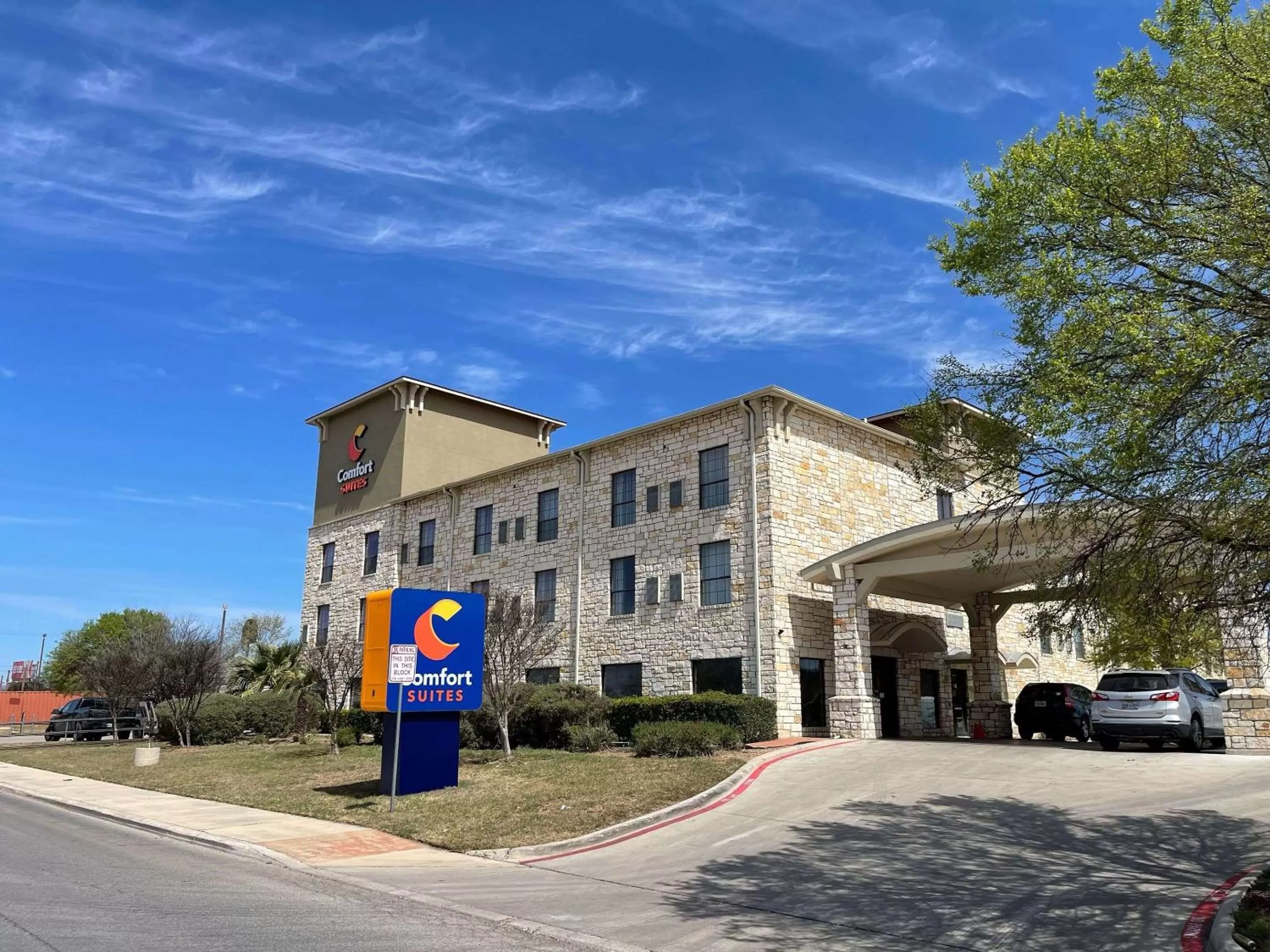Property building in Comfort Suites San Antonio Near Seaworld