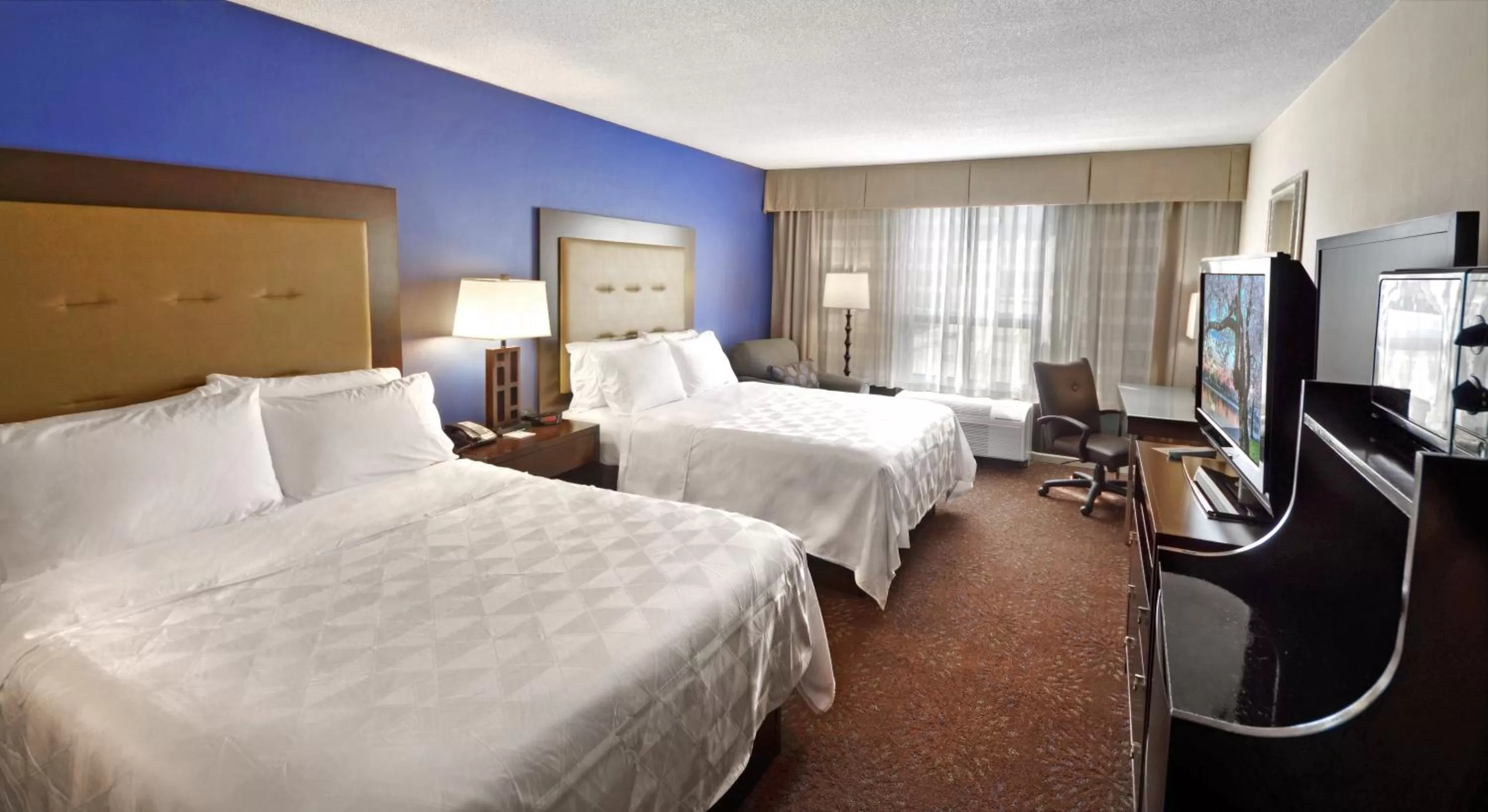 Photo of the whole room, Bed in Holiday Inn Washington D.C. - Greenbelt Maryland by IHG