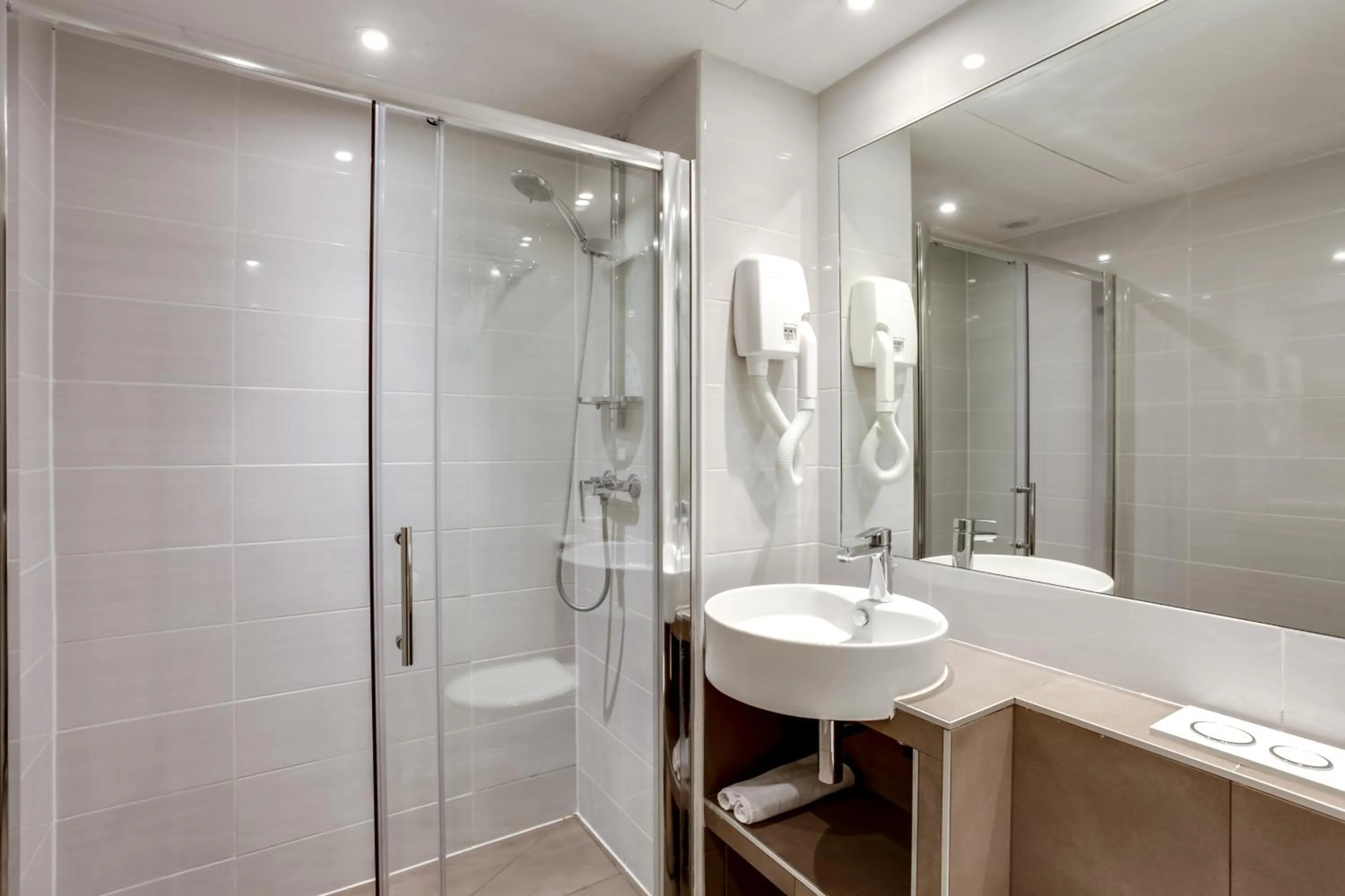 Bathroom in Hotel d'Amiens