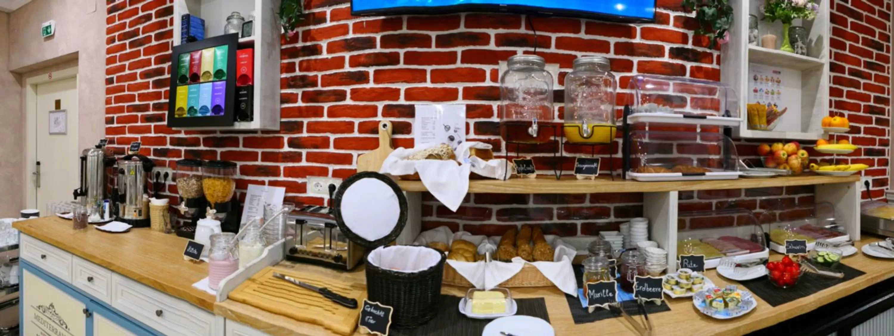 Breakfast in Hotel MEDITERRANEO