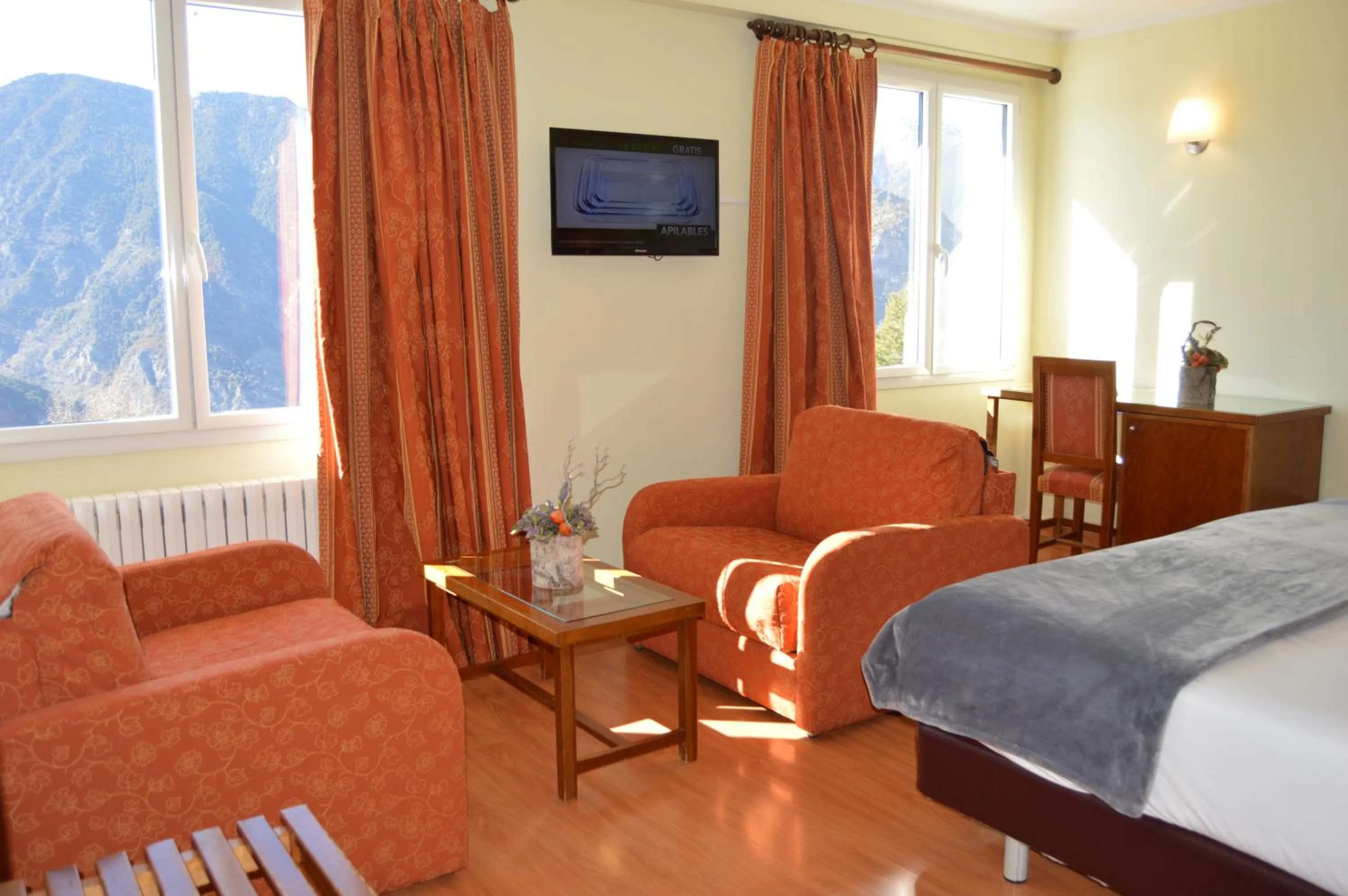 Bedroom, Bed in Coma Bella