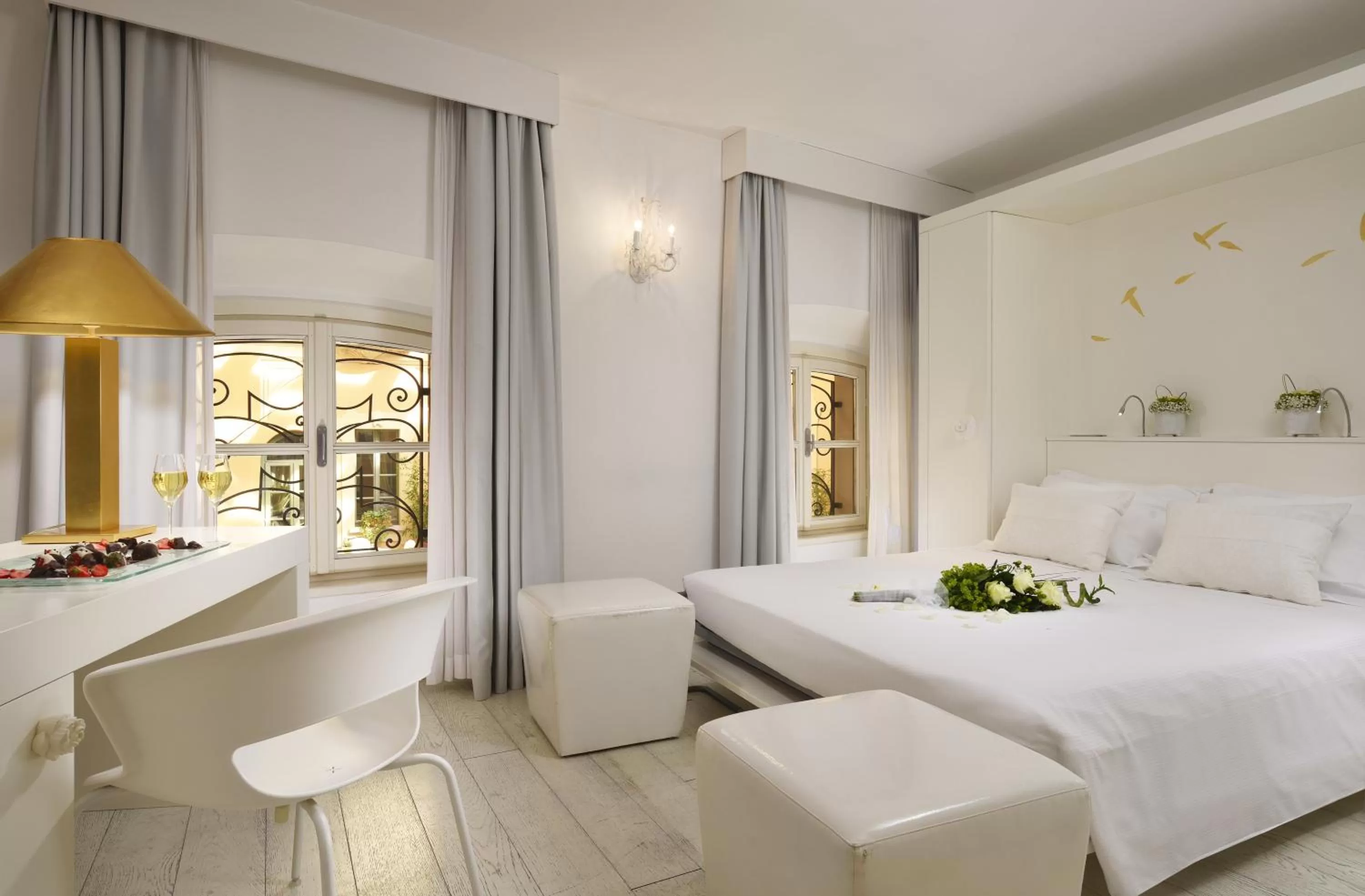 Queen Suite with Sofa Bed in Villa Appiani Hotel