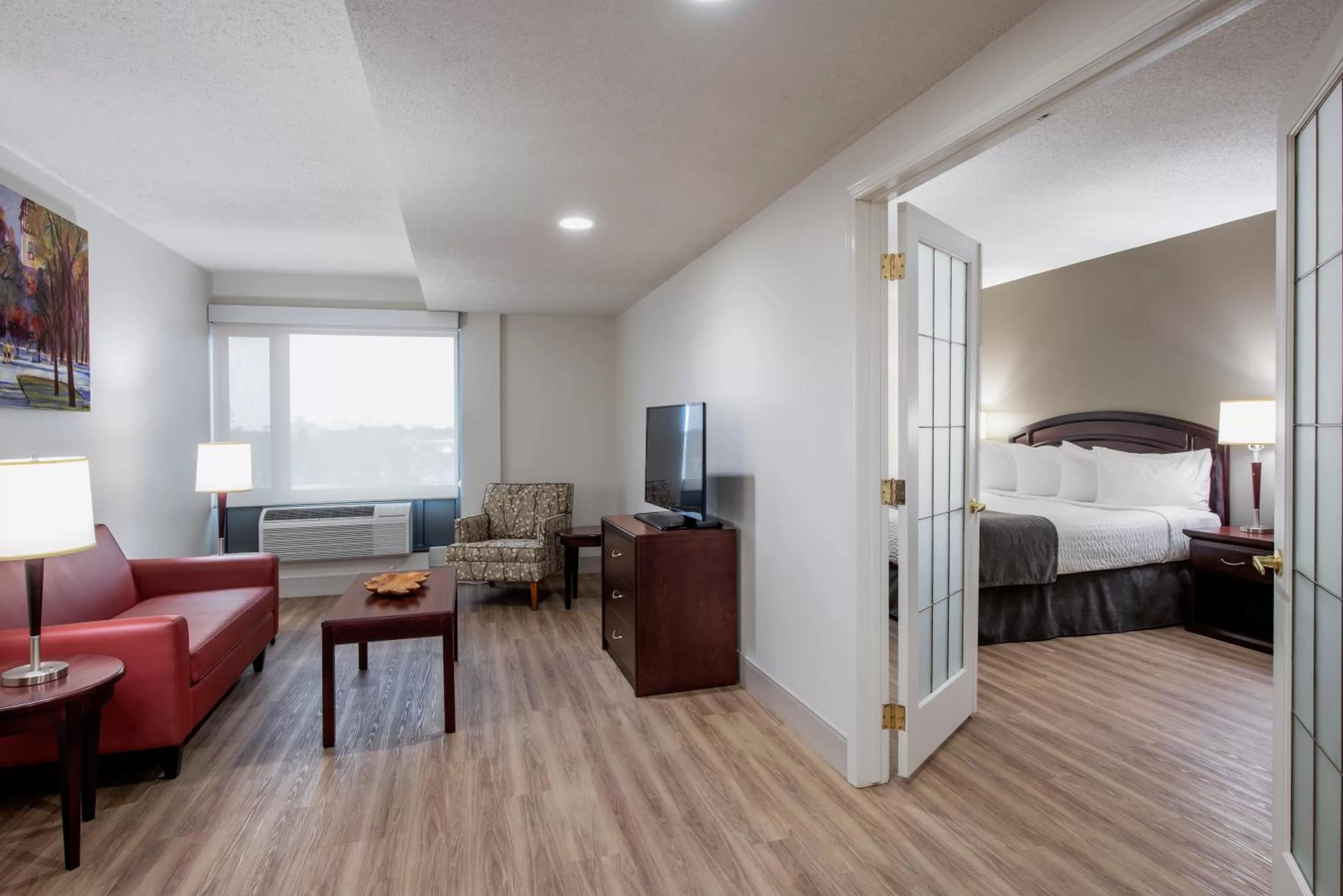 Living room, Bed in Viscount Gort Hotel, Banquet & Conference Centre