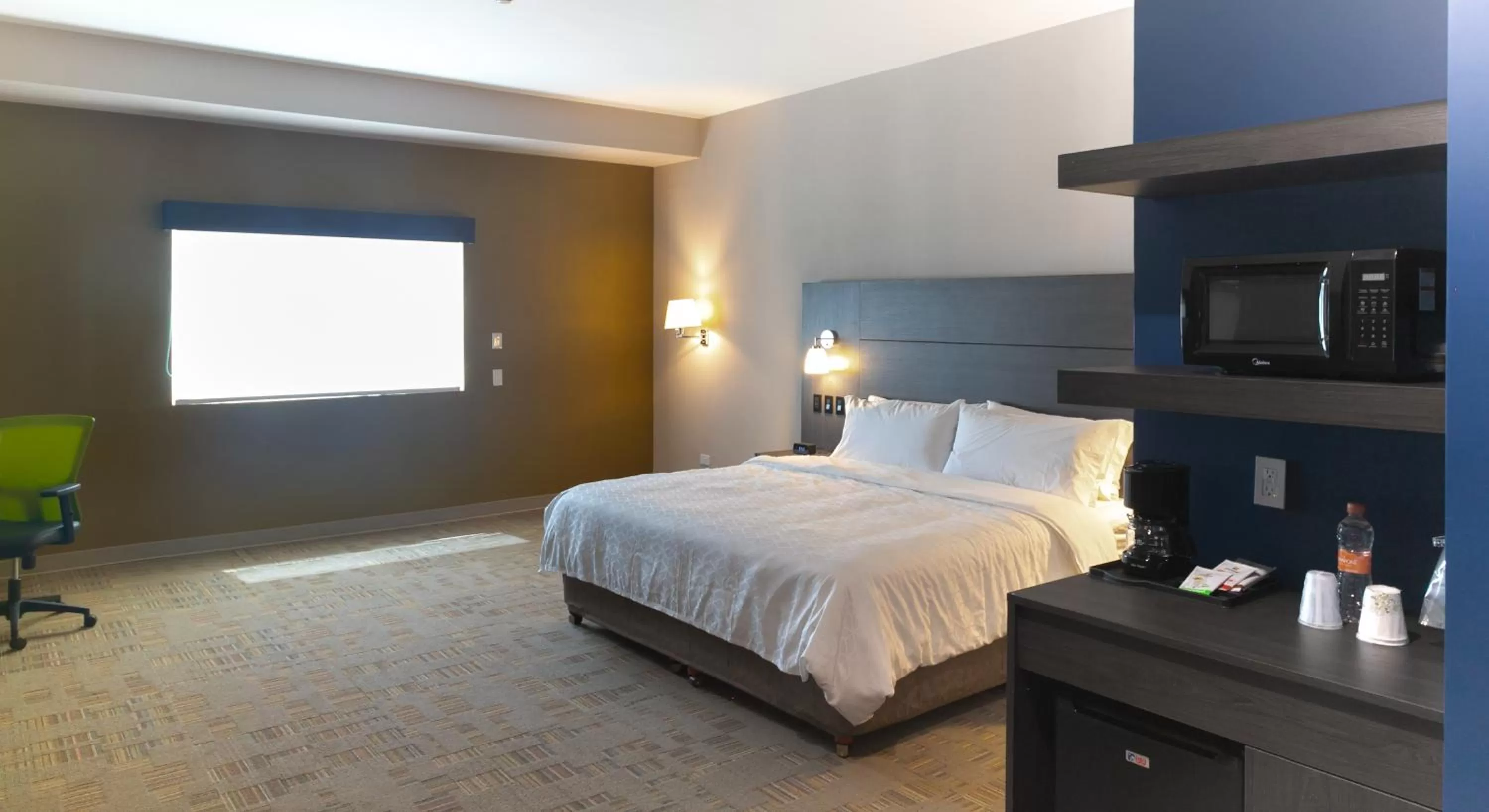 Bedroom, Bed in Holiday Inn Express & Suites - Tijuana Otay by IHG