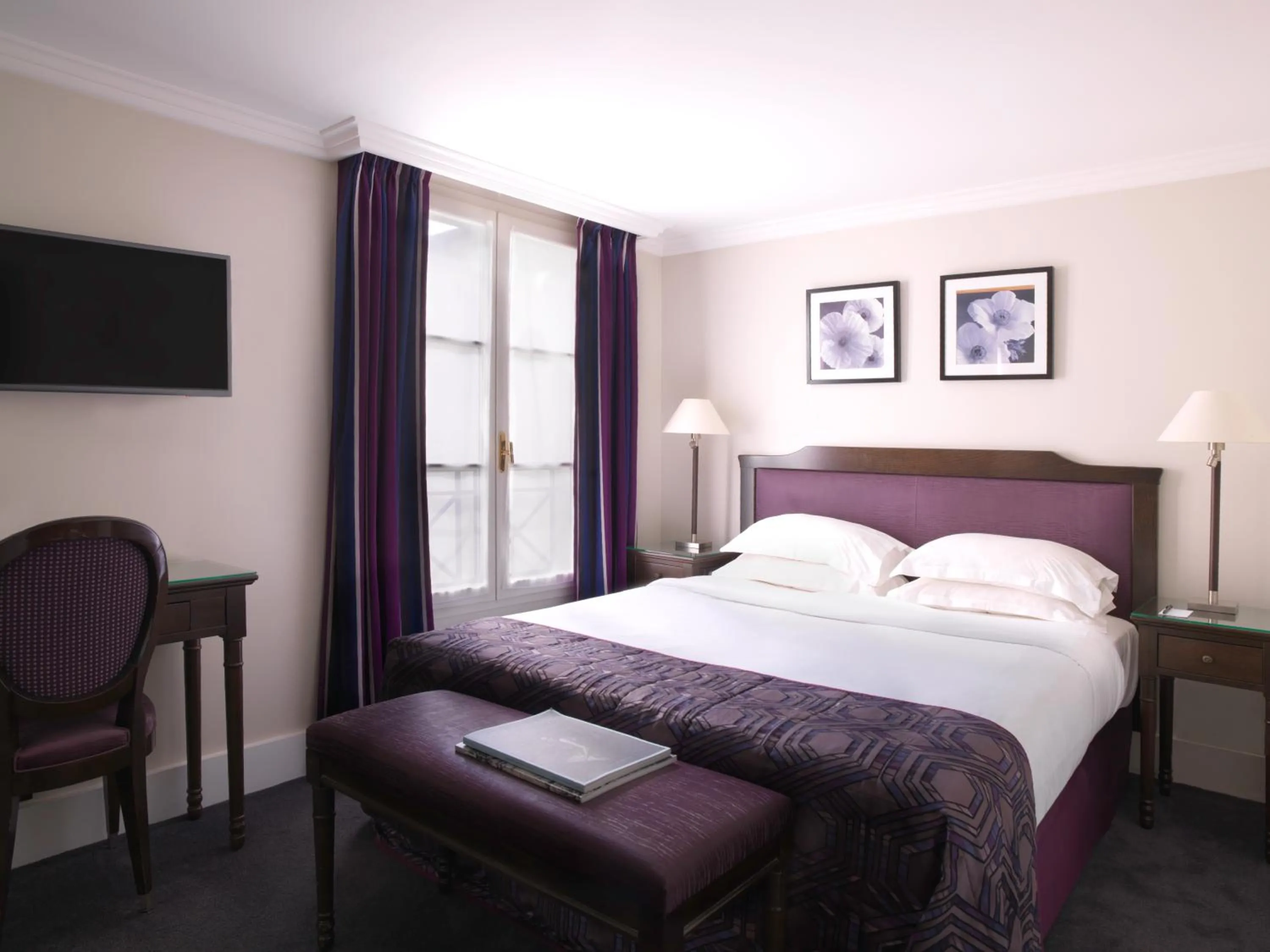 Bed in Hotel Royal Saint Honore Paris Louvre