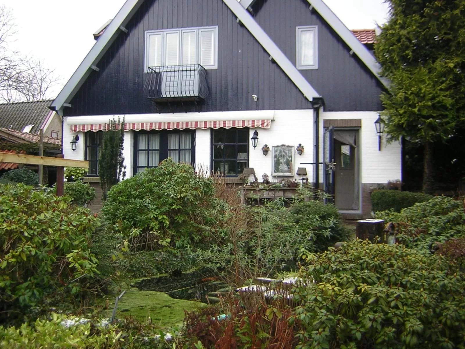 Prive tuinhuis B&B Elly