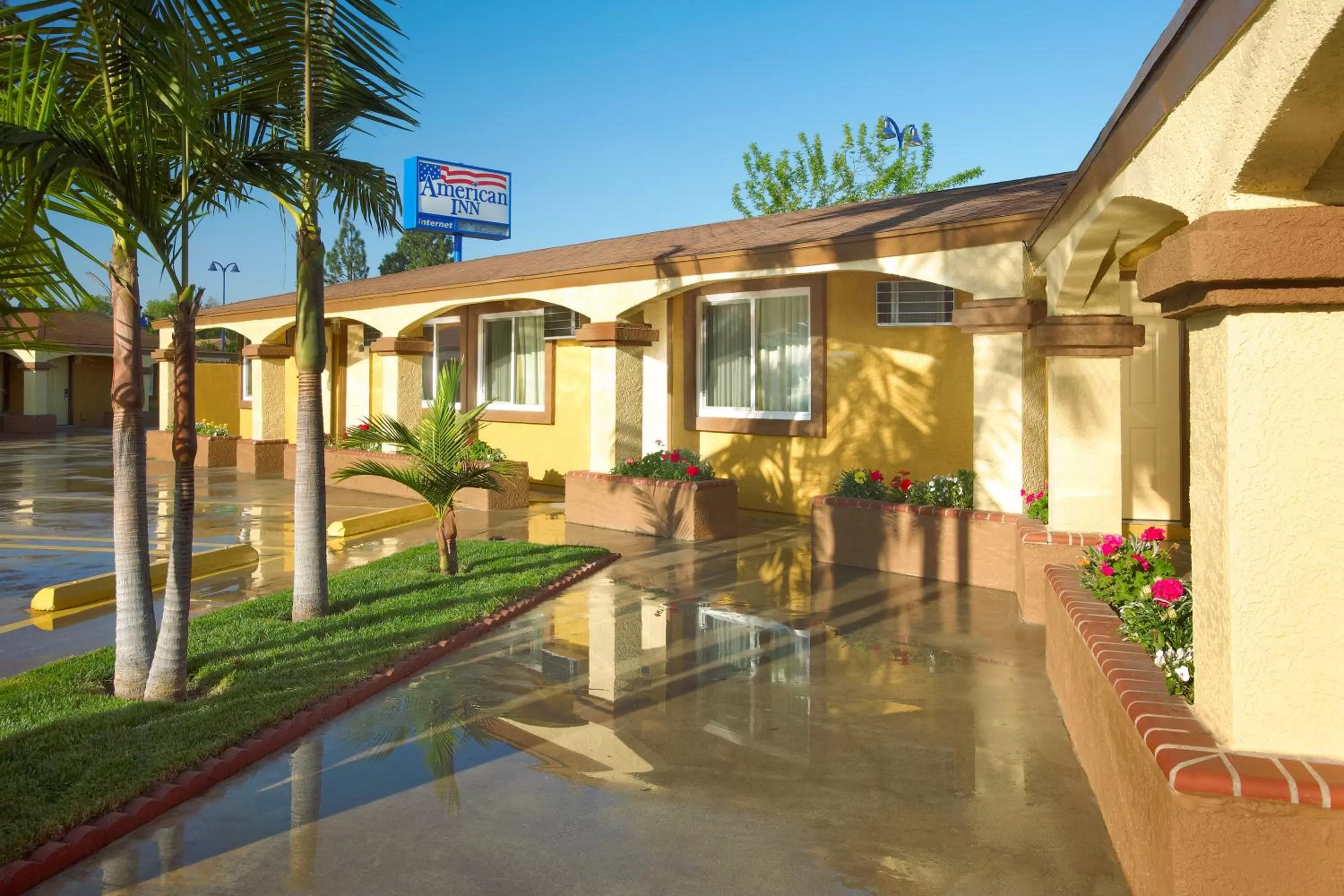 Property building in American Inn Downey