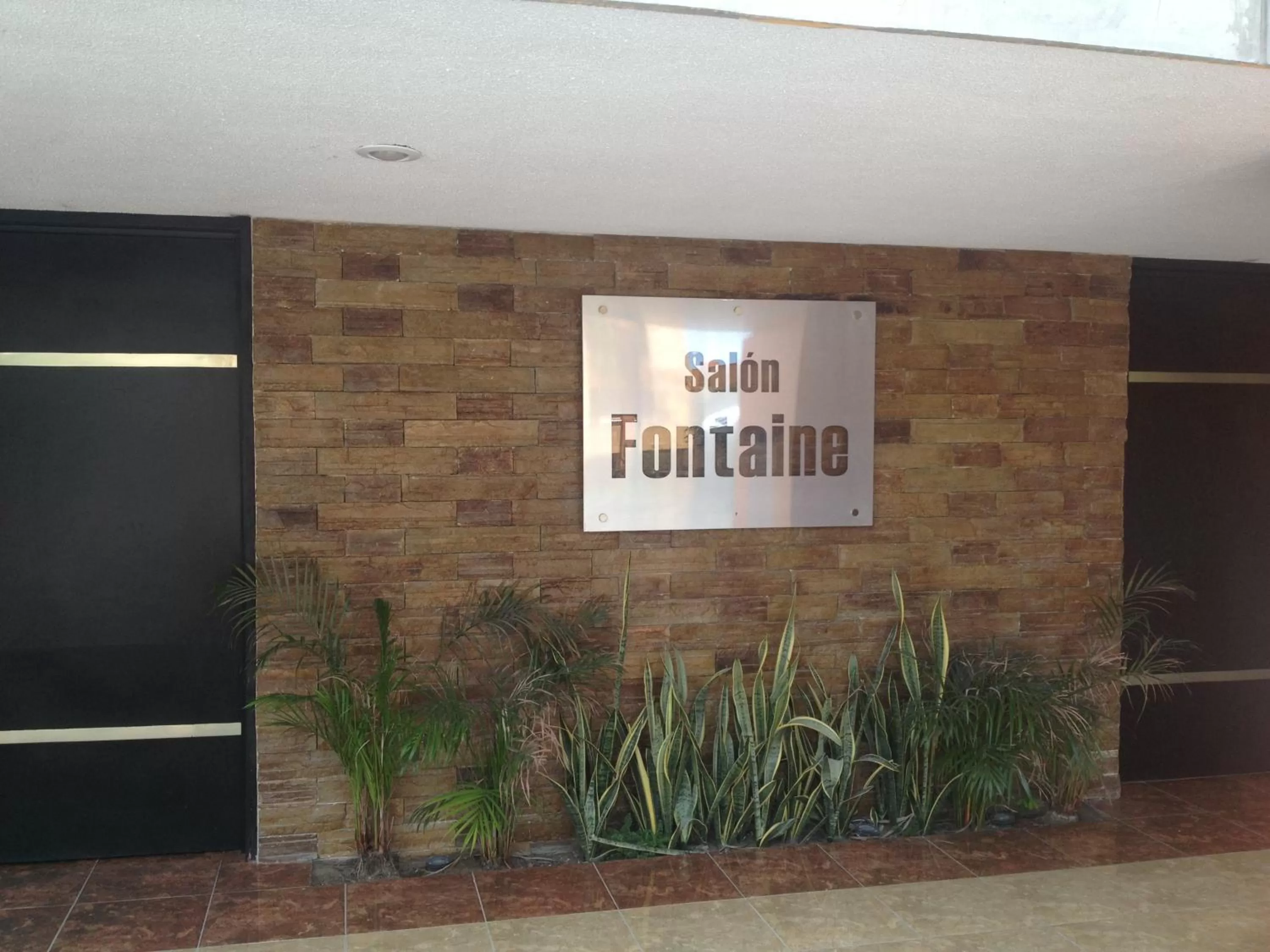 Facade/entrance in Hotel Plaza Mirador