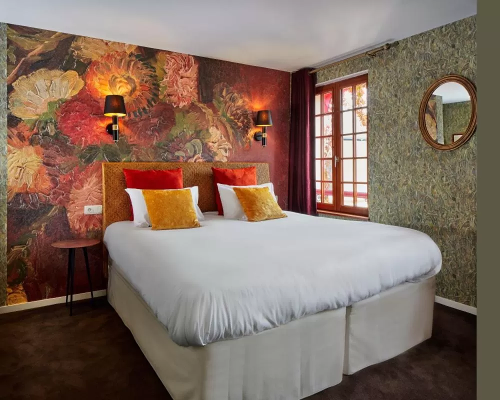 Bed in Hotel de France