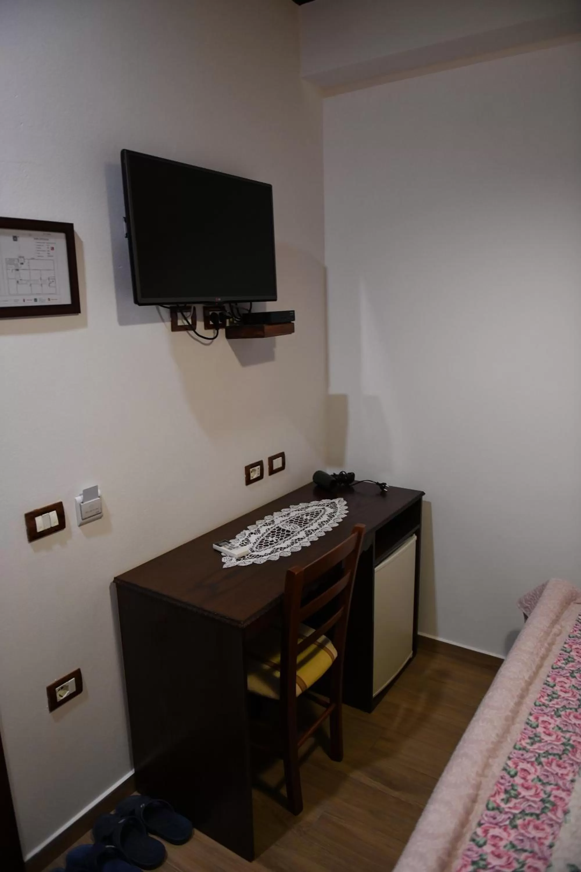 TV and multimedia, Bed in Hotel Kaceli