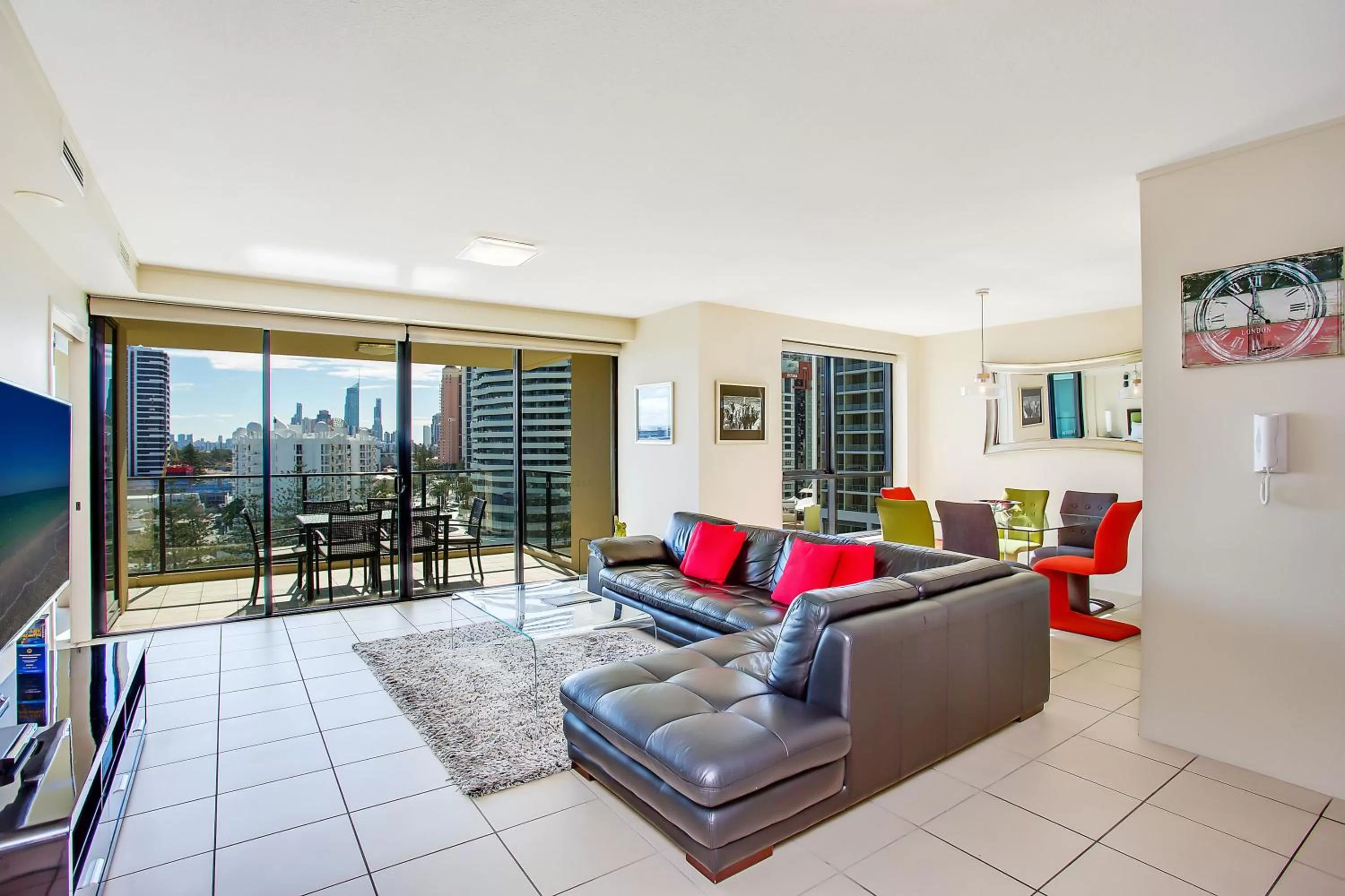 Living room in Mantra Broadbeach on the Park