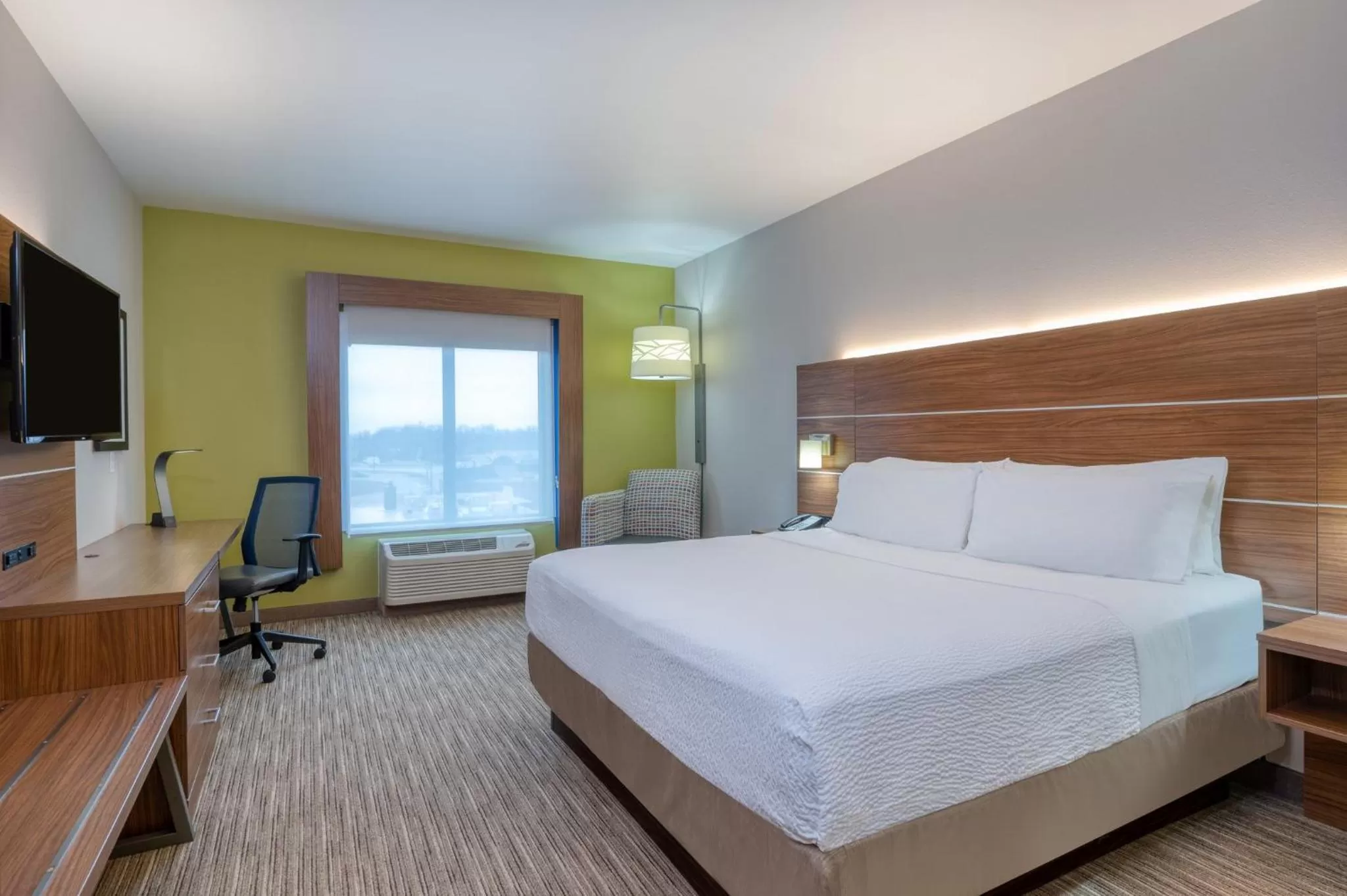 Photo of the whole room, Bed in Holiday Inn Express Troy by IHG
