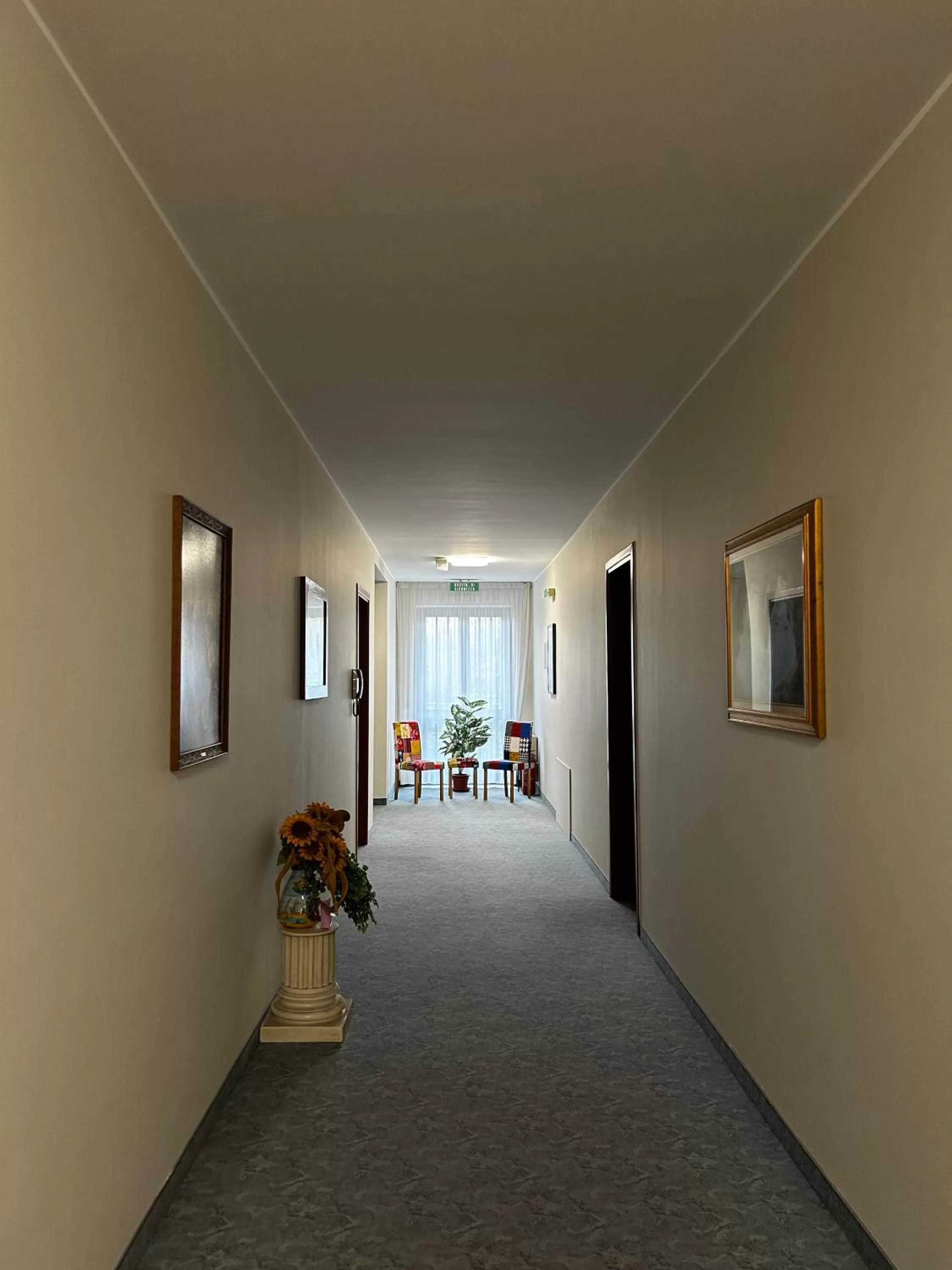 Seating area in Hotel Rey's