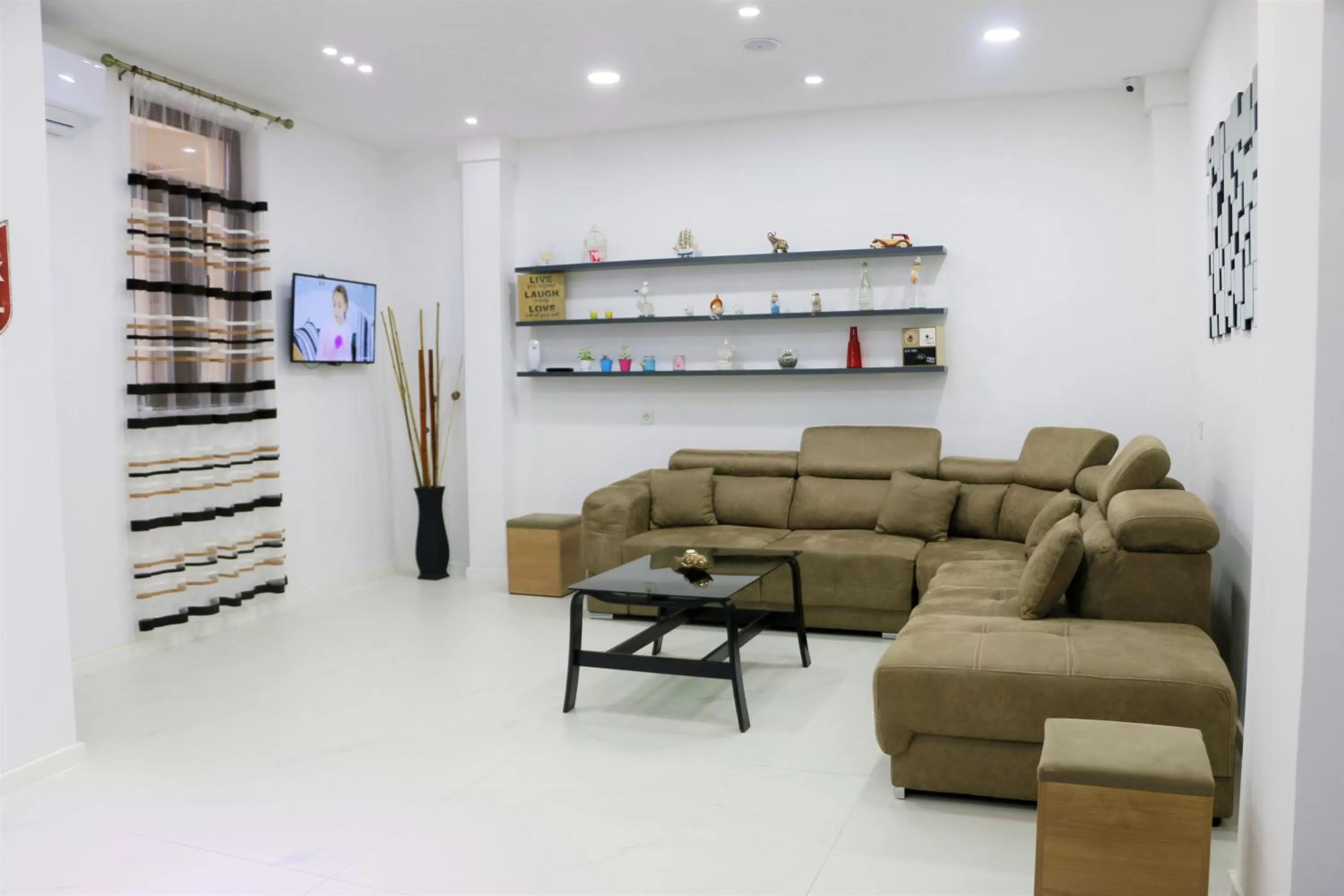 Communal lounge/ TV room, Seating Area in Hotel Old Konak