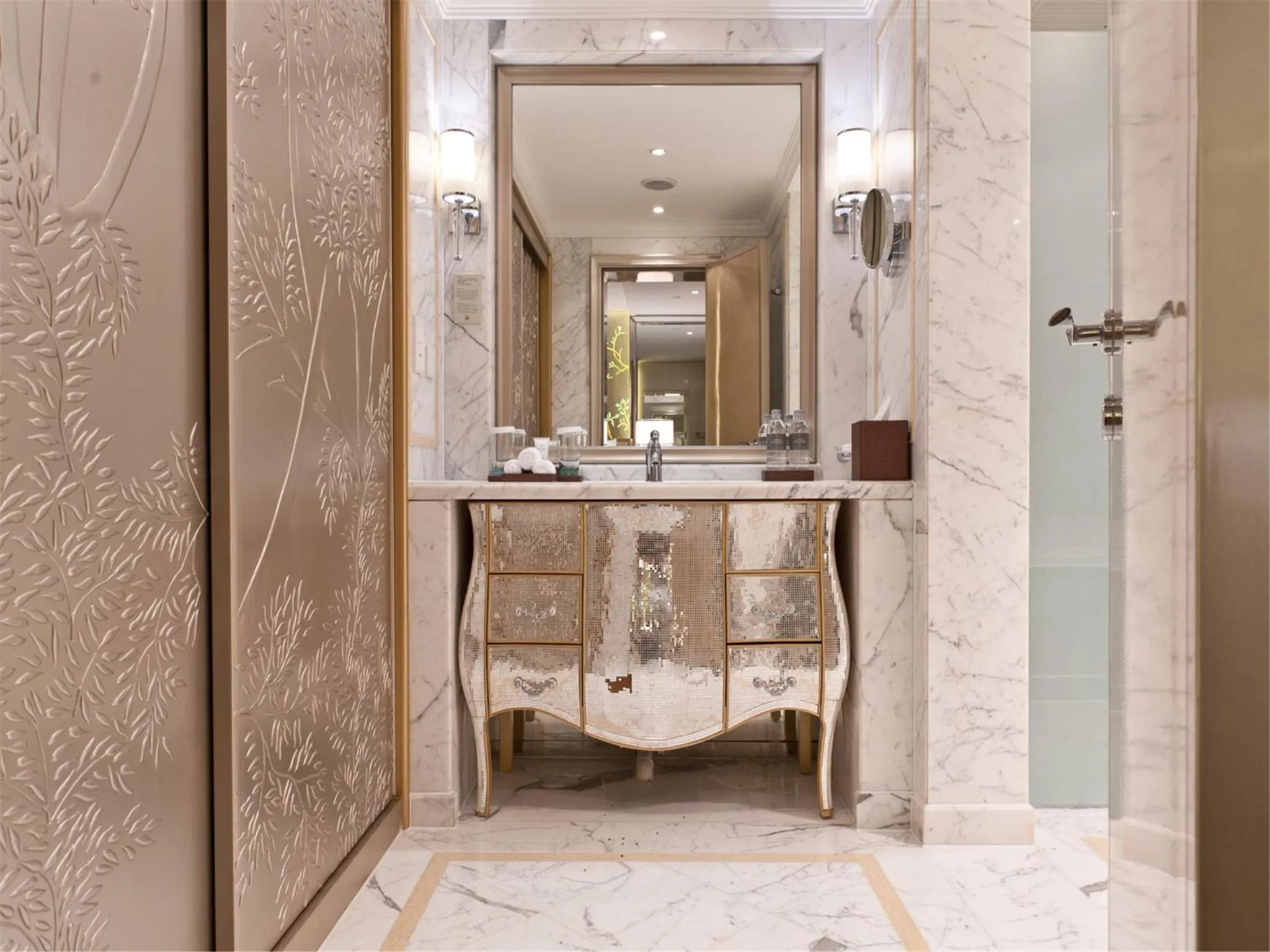 Bathroom in The Kunlun Beijing Jin Jiang Radisson