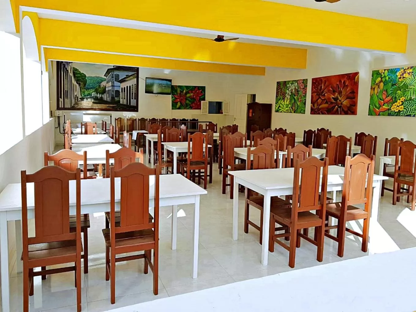 Restaurant/Places to Eat in Pousada Estrela de Paraty