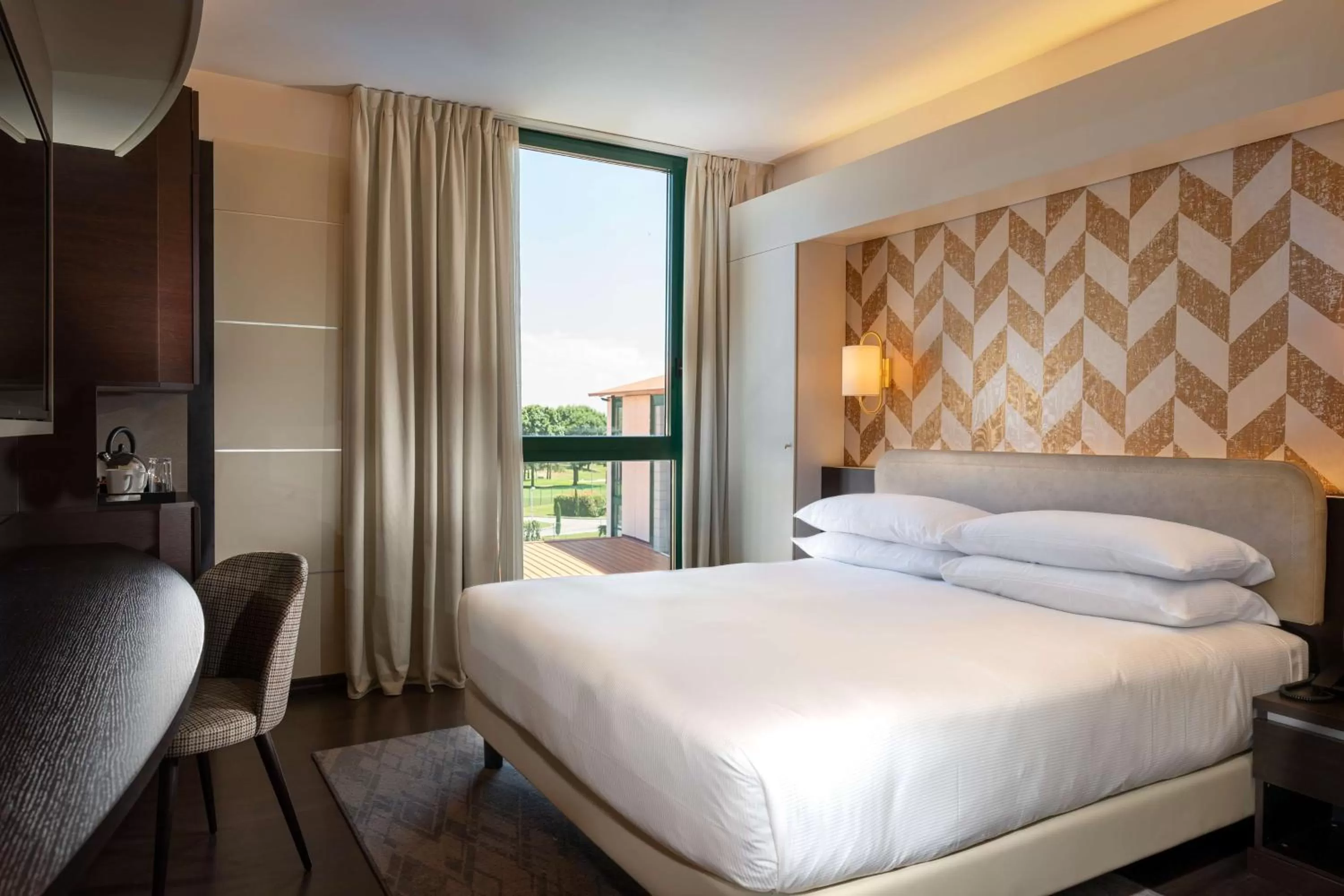Bed in Doubletree by Hilton Milan Malpensa Solbiate Olona