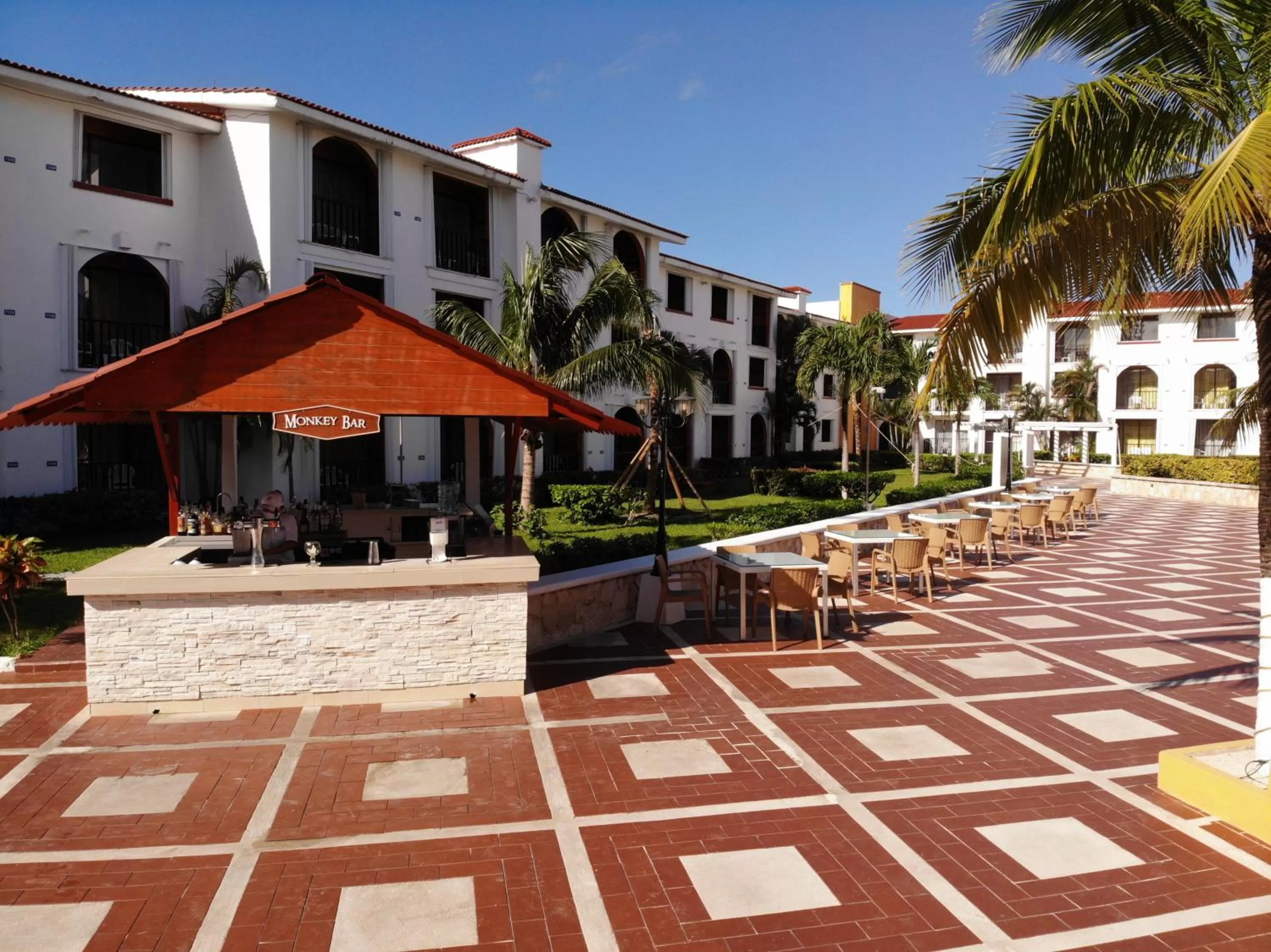 Lounge or bar in Cozumel Hotel & Resort Trademark Collection by Wyndham