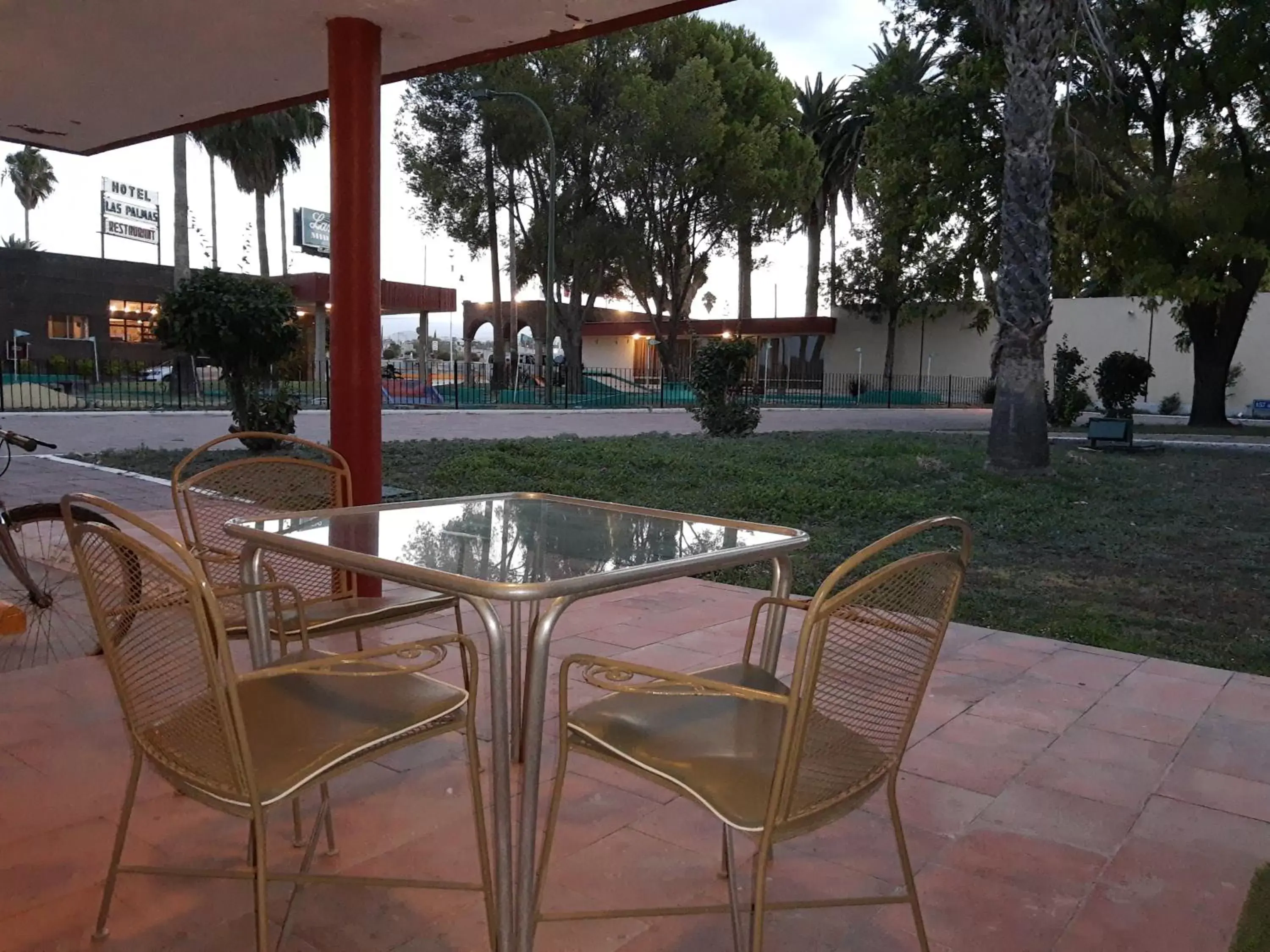 Double Room in Hotel Las Palmas Midway Inn Double Room in Hotel Las Palmas Midway Inn