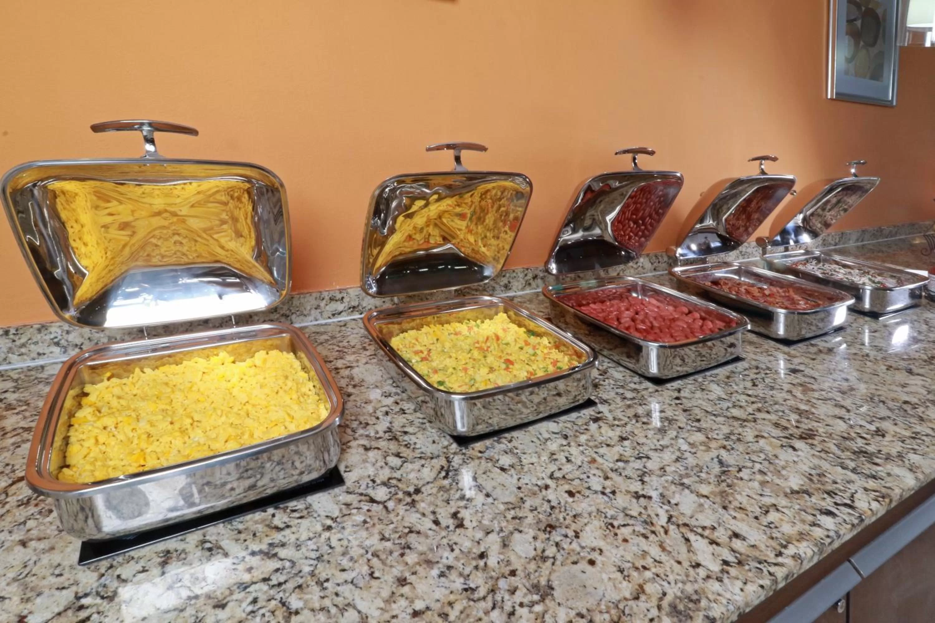 Restaurant/places to eat in Staybridge Suites Guadalajara Expo by IHG