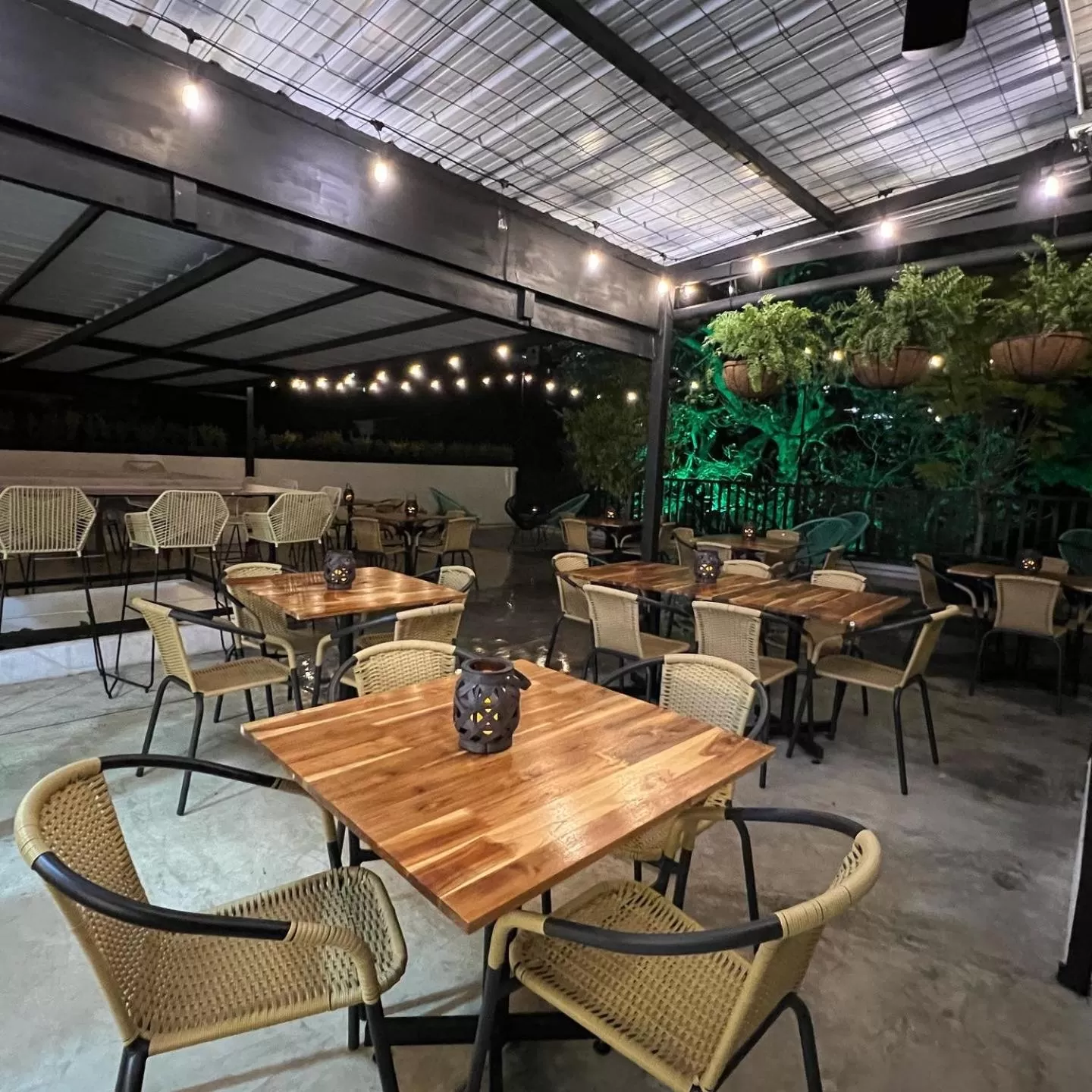 Balcony/Terrace, Restaurant/Places to Eat in HOTEL 9.5 SAN FERNANDO