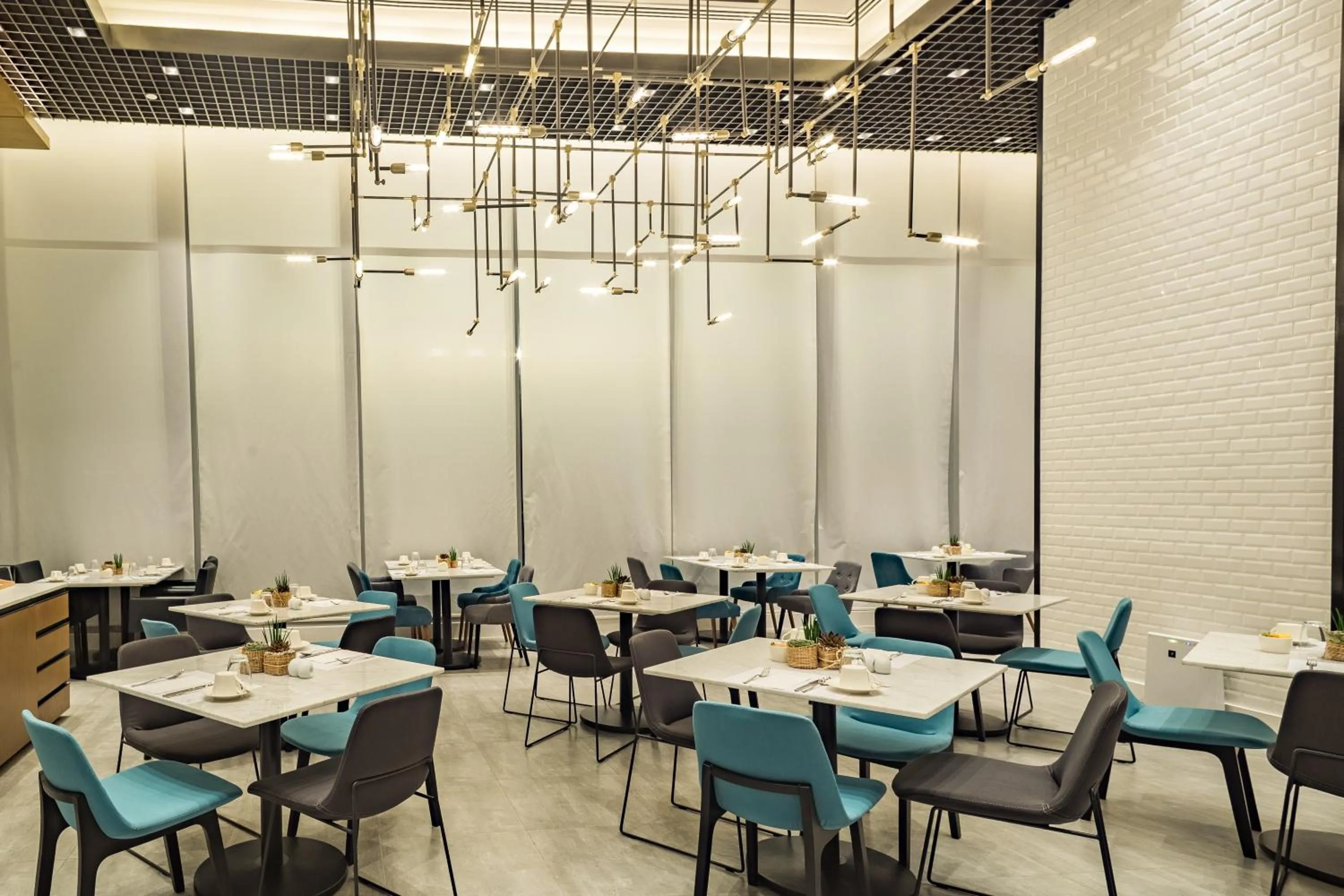 Restaurant/places to eat in Citadines Bay City Manila