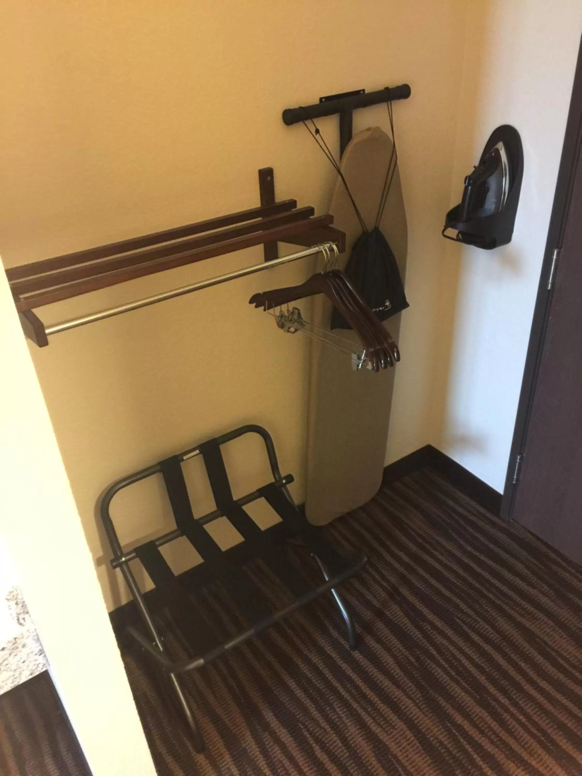 Area and facilities in Cobblestone Inn & Suites Maryville