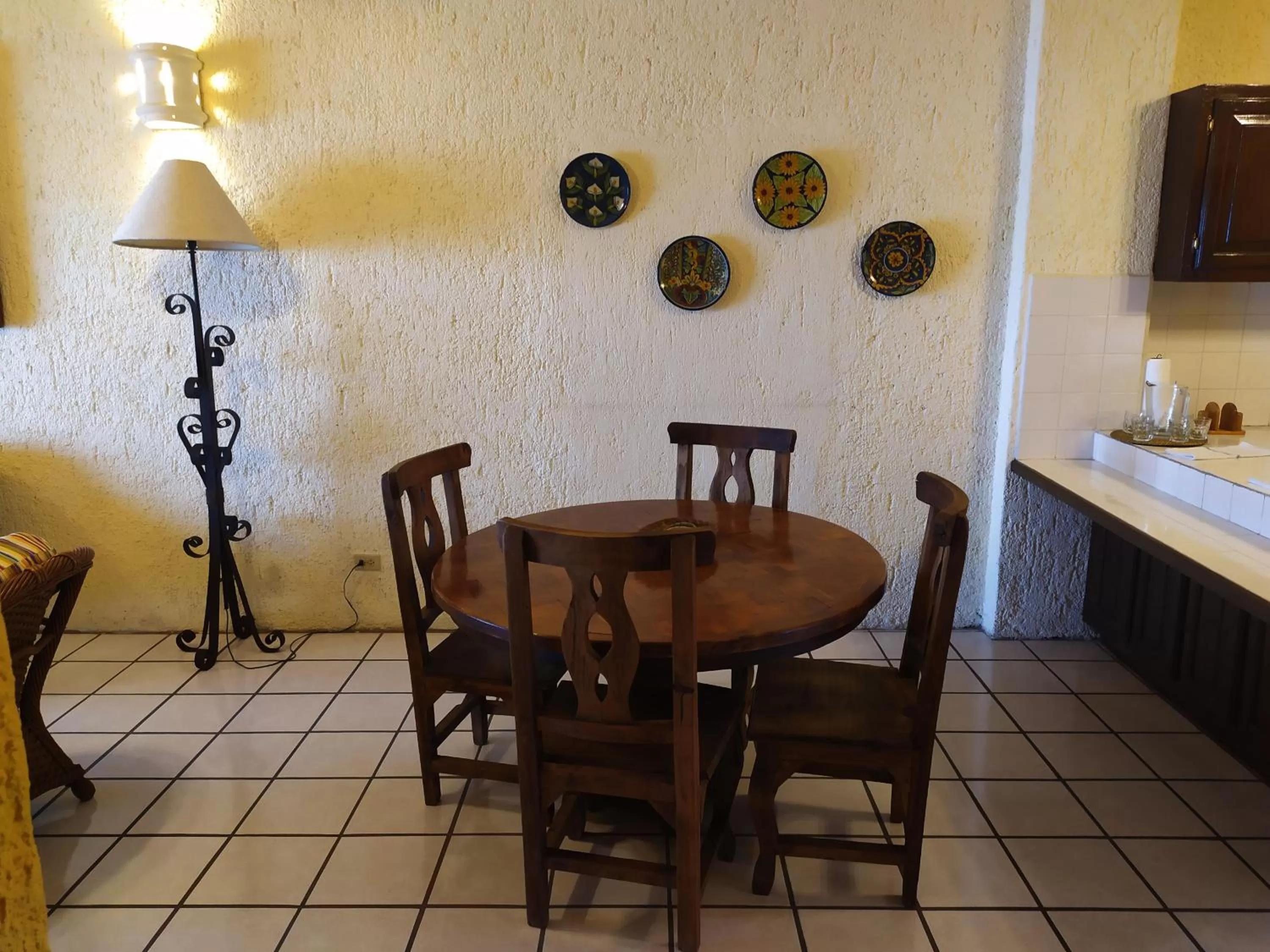 Dining area in Las Gaviotas Condo-Hotel La Paz BCS
