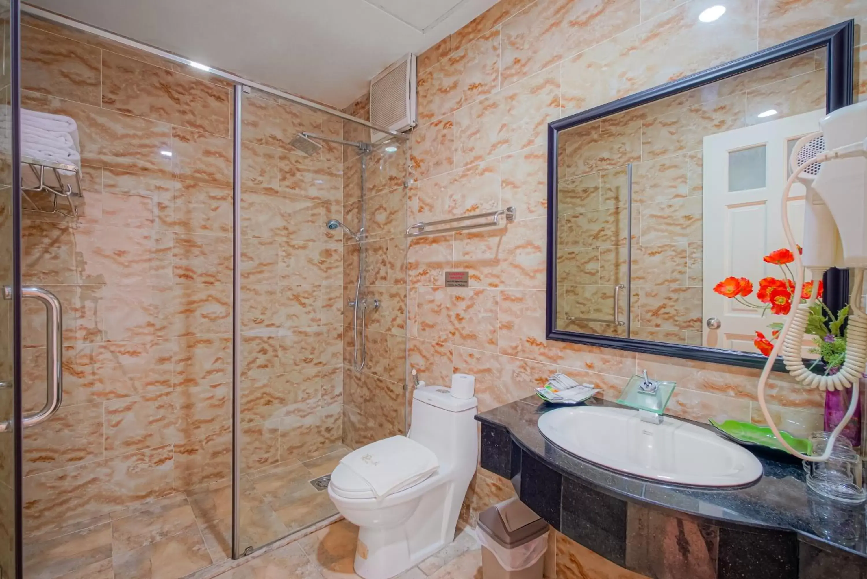 Deluxe Quadruple Room in Ace Hotel Ben Thanh Deluxe Quadruple Room in Ace Hotel Ben Thanh