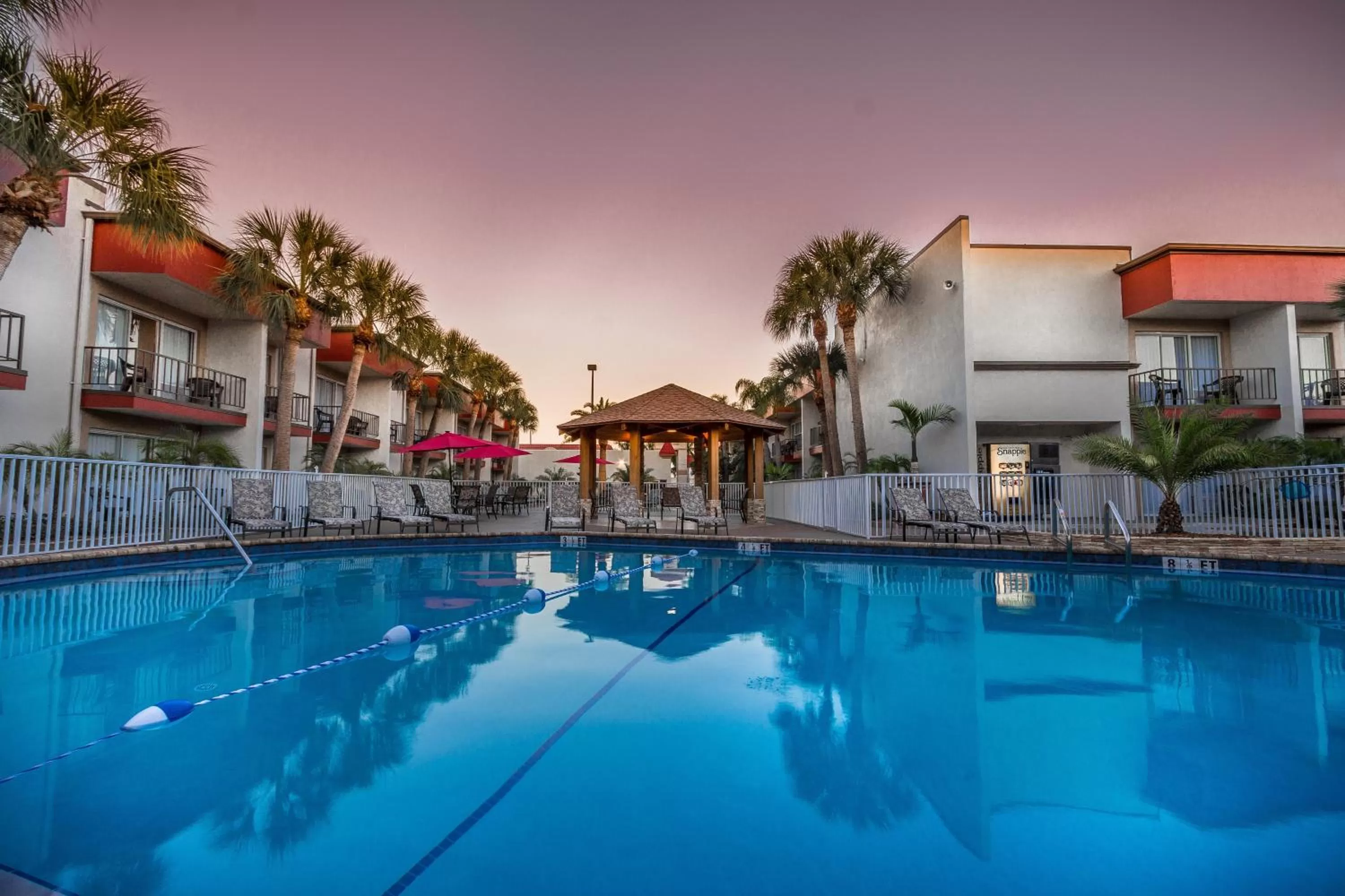 Swimming pool in La Quinta by Wyndham Clearwater Central