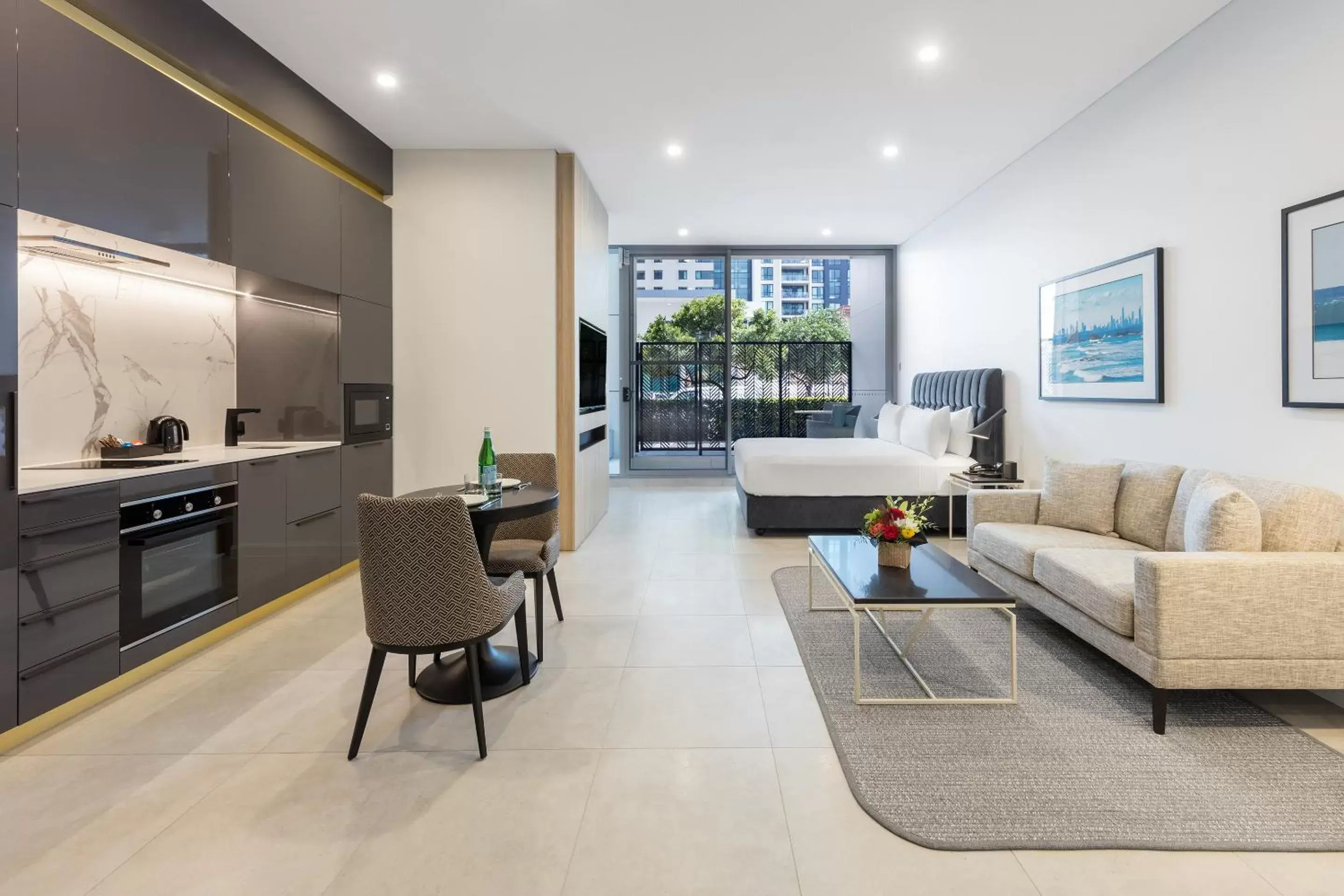 Studio Street Suite in Meriton Suites Broadbeach Studio Street Suite in Meriton Suites Broadbeach